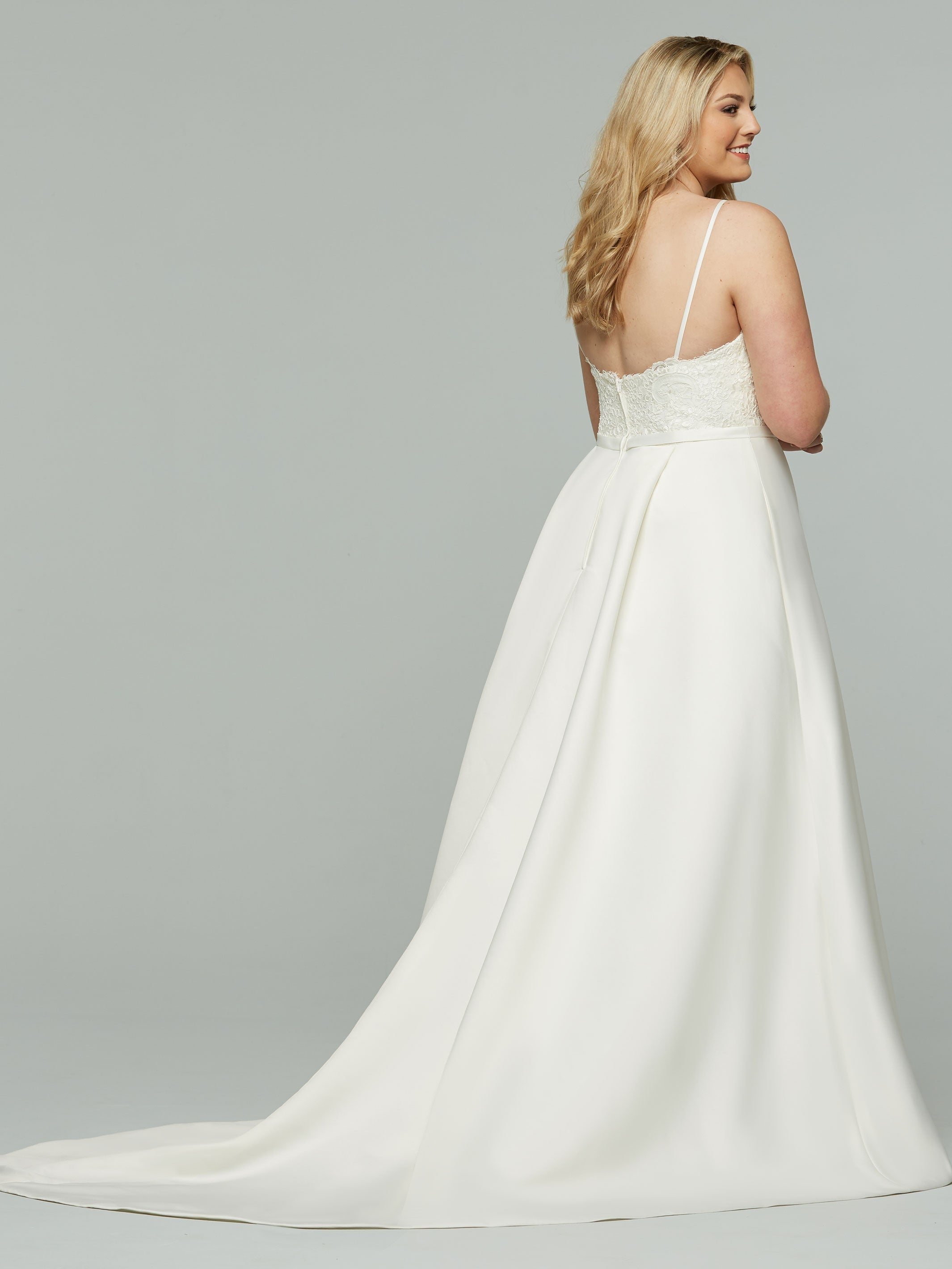 Oakley Wedding Dress – Try at Home Before You Buy | Perfect for Bridal Showcases, Fittings & Special Occasions