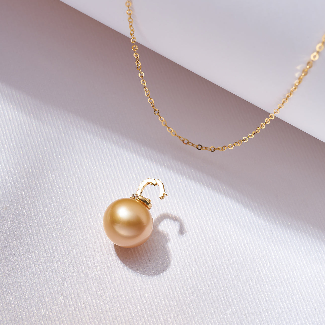 18K Solid Gold South Sea Golden Pearl Necklace - Luxury Women's Jewelry Gift for Wedding, Anniversary & Special Occasions | Elegant Statement Piece for Evening Events & Formal Wear