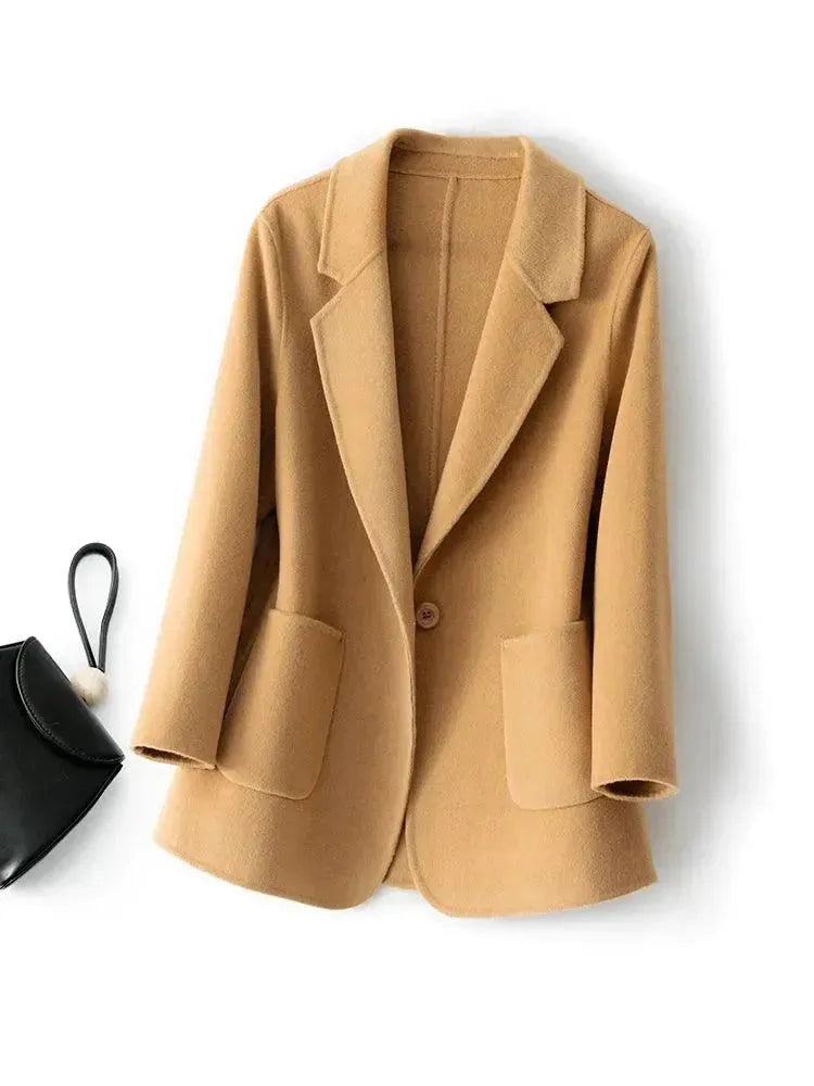 Stylish Loose Women's Coat - Trendy Oversized Outerwear for Fall & Winter - Perfect for Casual Outings, Office Wear & Date Nights