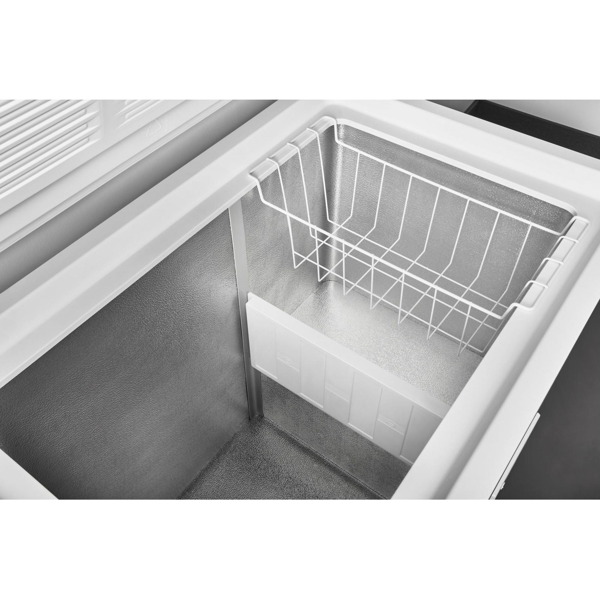 Amana AQC0902LW 9 Cubic Feet Chest Freezer - Energy Efficient White Deep Freezer for Home, Garage & Restaurant Use - Perfect for Frozen Food Storage & Bulk Meal Prep
