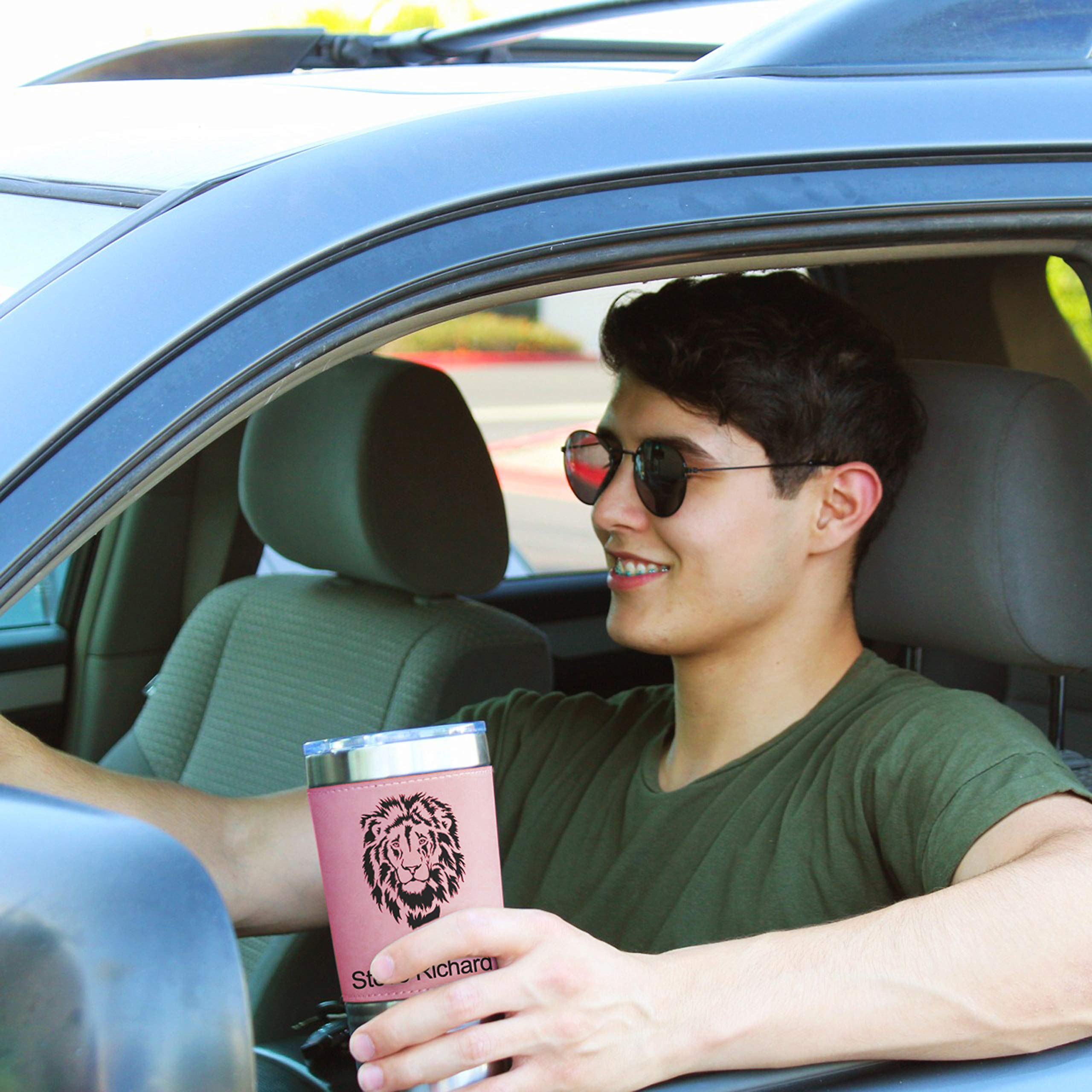 LaserGram 20oz Vacuum Insulated Stainless Steel Tumbler Mug with Lid - Personalized Engraved Flamingo Design, Faux Leather Handle, Hot & Cold Drink Cup - Perfect for Office, Travel, Gym, and Outdoor Activities (Pink)
