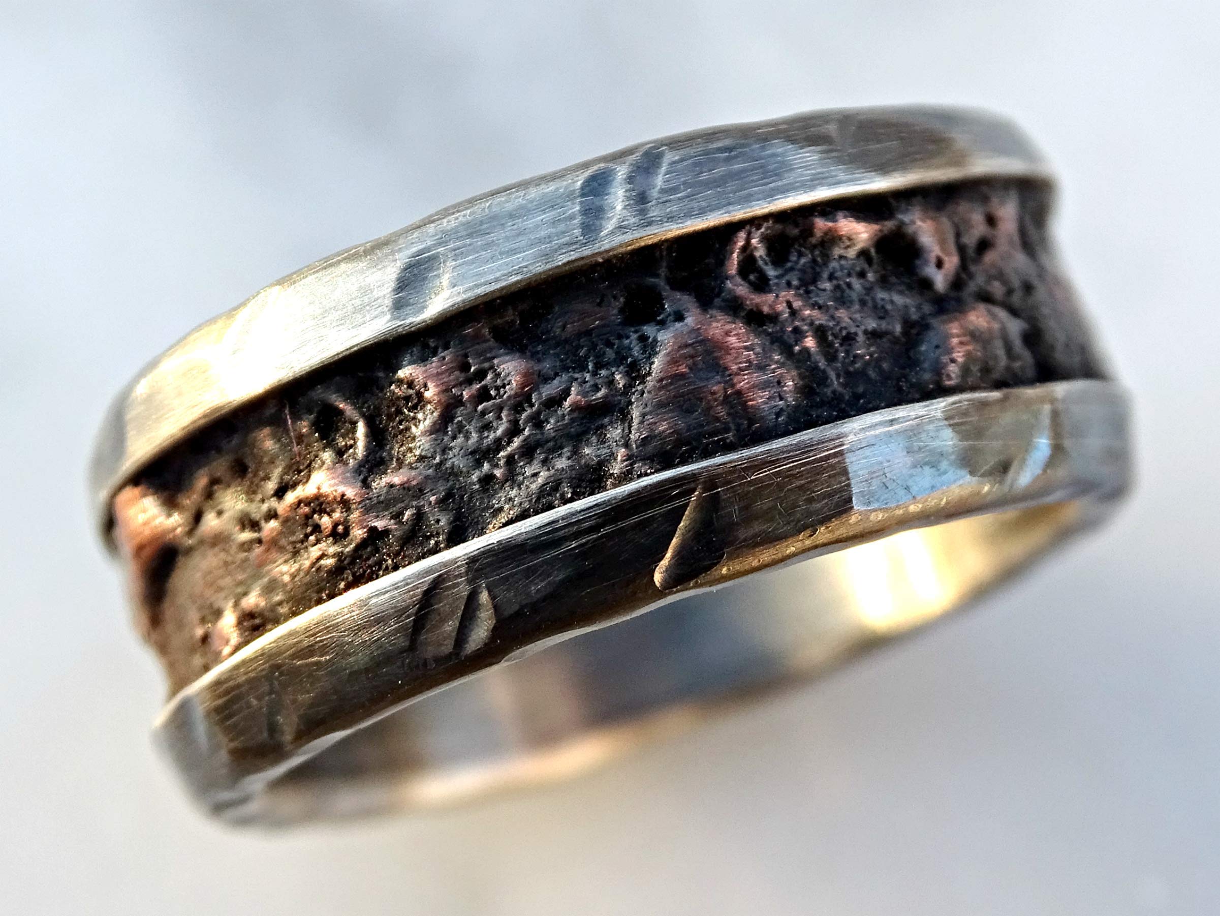 Cool Men's Copper Silver Viking Wedding Band - Rugged Wood Grain Engagement Ring for Him - Perfect for Outdoor Adventures and Special Occasions