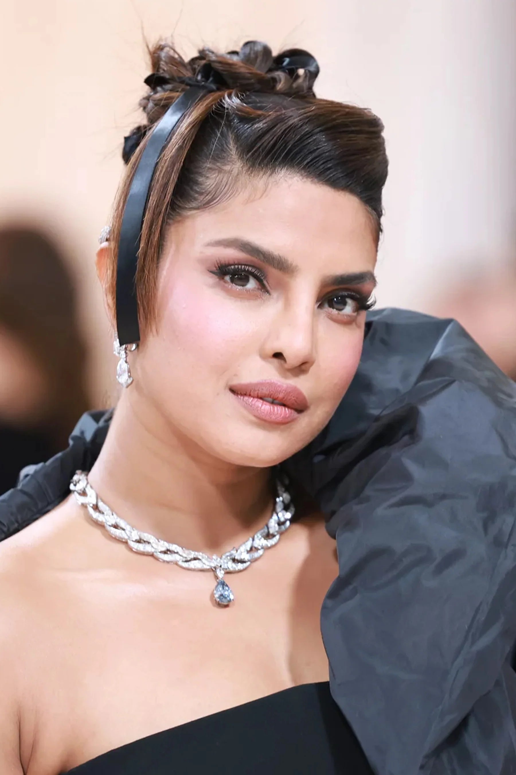 Priyanka Bow - Elegant Hair Accessory for Women & Girls | Perfect for Weddings, Parties & Everyday Wear