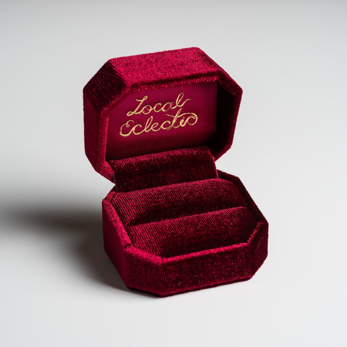 Luxury Velvet Ring Box for Engagement & Wedding - Elegant Jewelry Gift Box with Soft Velvet Lining - Perfect for Proposals, Anniversaries & Special Occasions