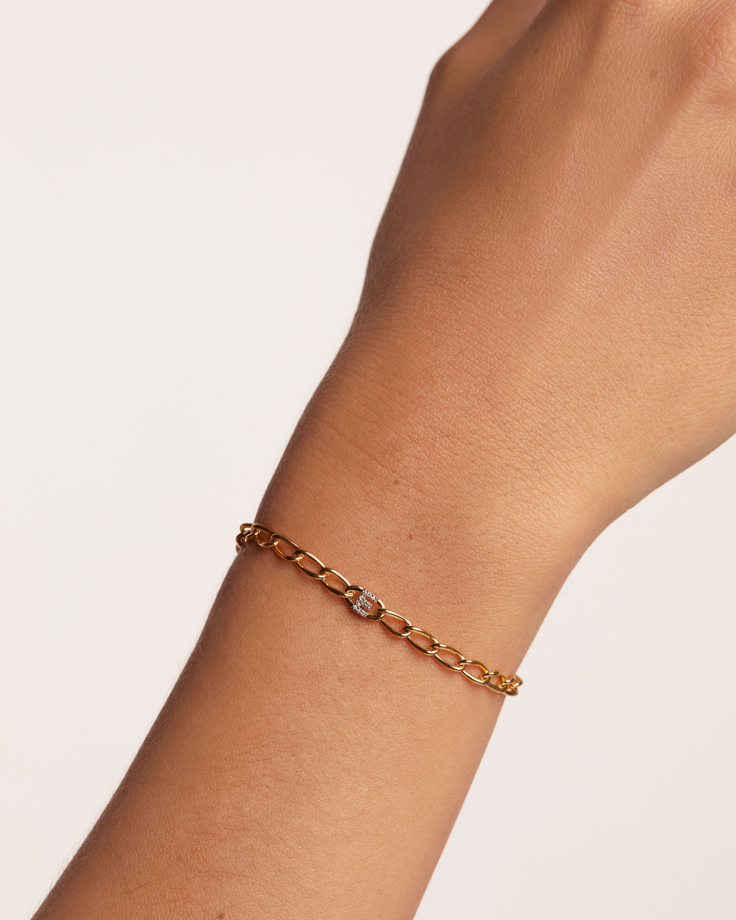 Elegant Letter E Chain Bracelet for Women - Minimalist Gold & Silver Initial Jewelry - Perfect for Gifts, Everyday Wear & Special Occasions