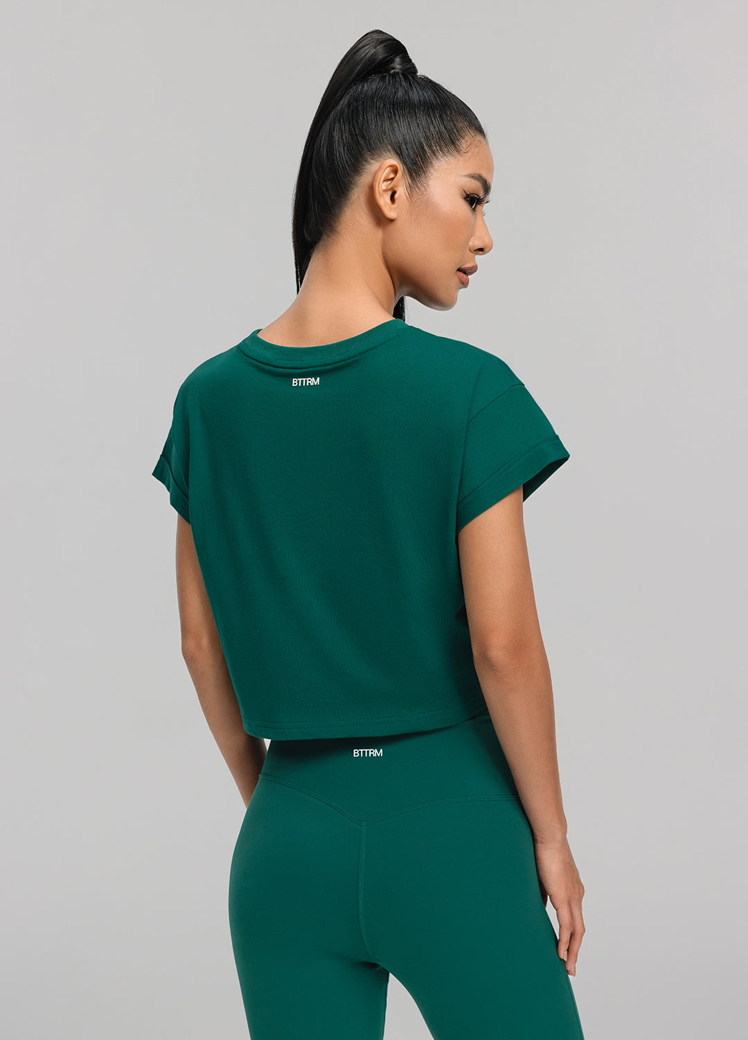 Cropped Cotton T-Shirt for Women - Soft & Comfortable Short Sleeve Tee - Perfect for Summer, Casual Outfits & Layering