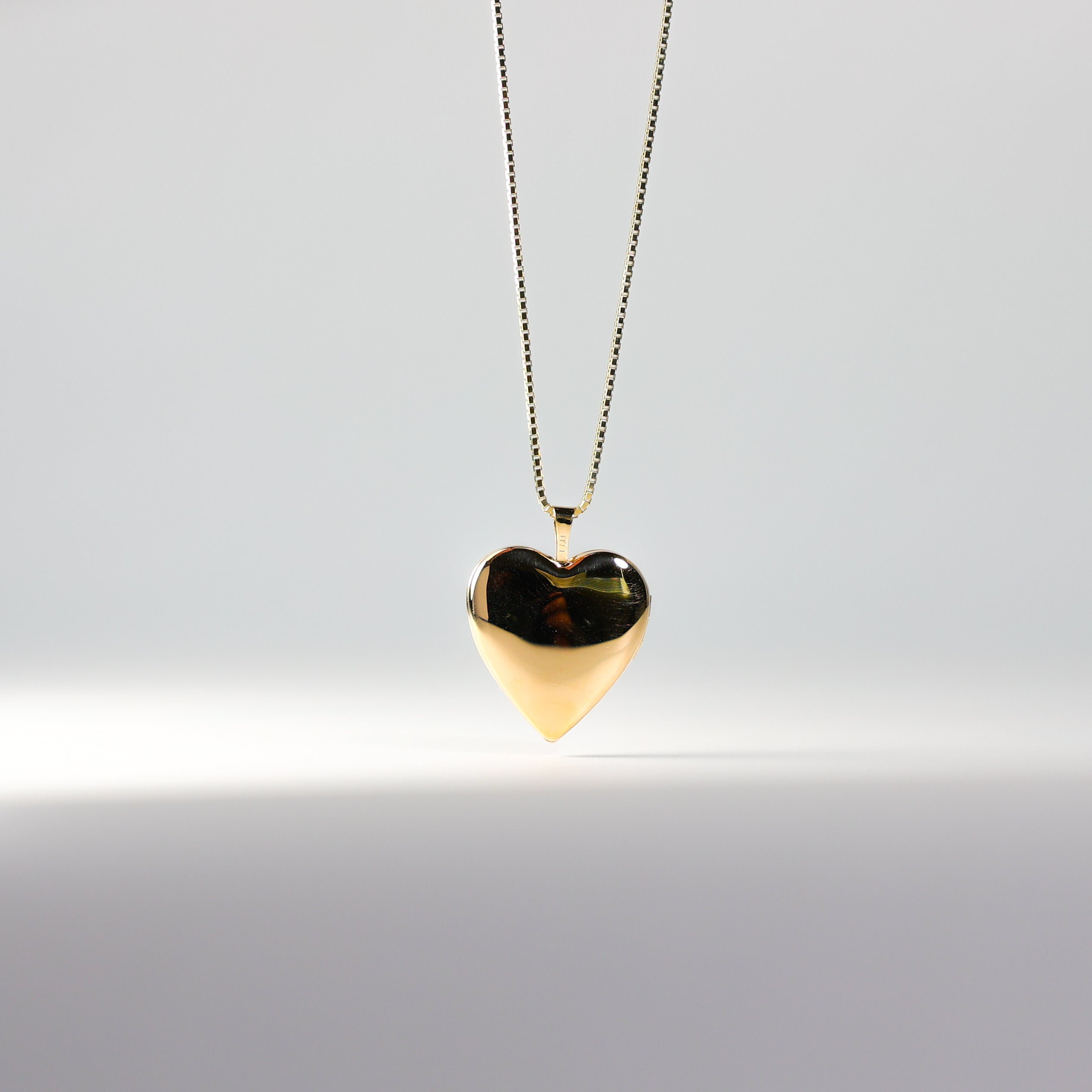 Gold Heart Locket Pendant Necklace - Model 0617 - Perfect for Valentine's Day Gifts, Anniversary Presents & Romantic Keepsakes