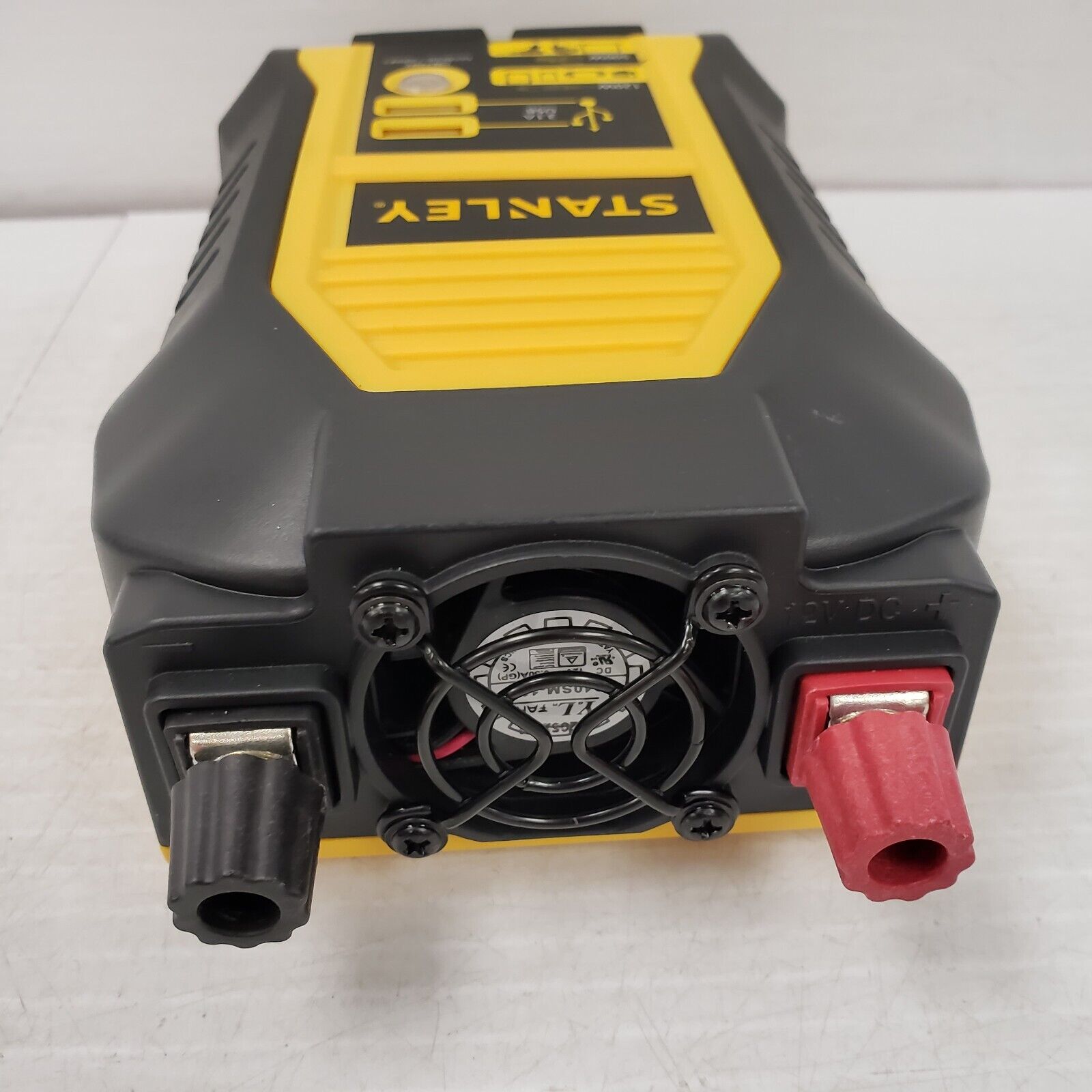Stanley P1500DCA 1500W Power Inverter with Dual AC Outlets for Car, Truck, RV - Convert 12V DC to 120V AC - Perfect for Camping, Road Trips & Emergency Power Outages