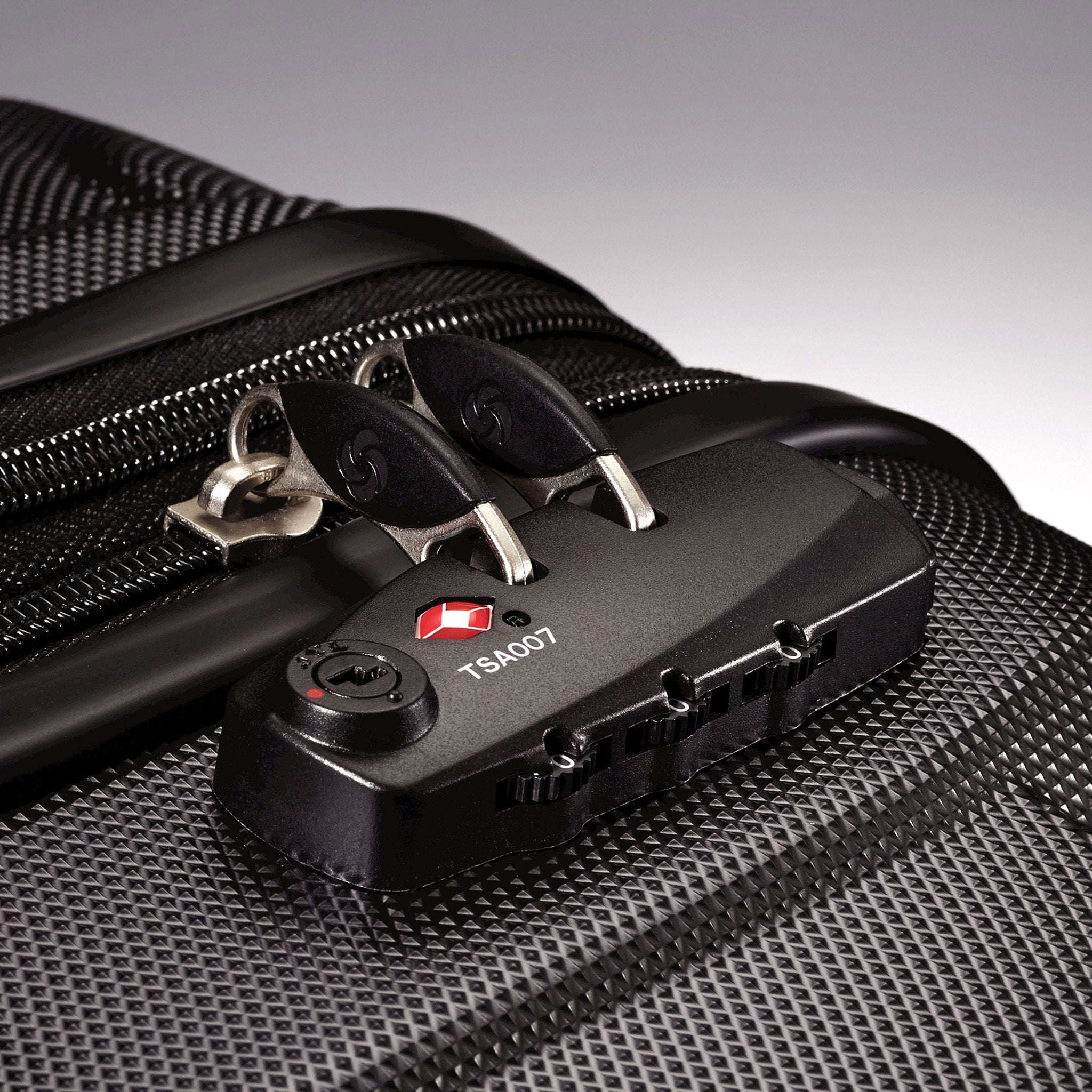 Samsonite Omni PC Hardside Spinner 20