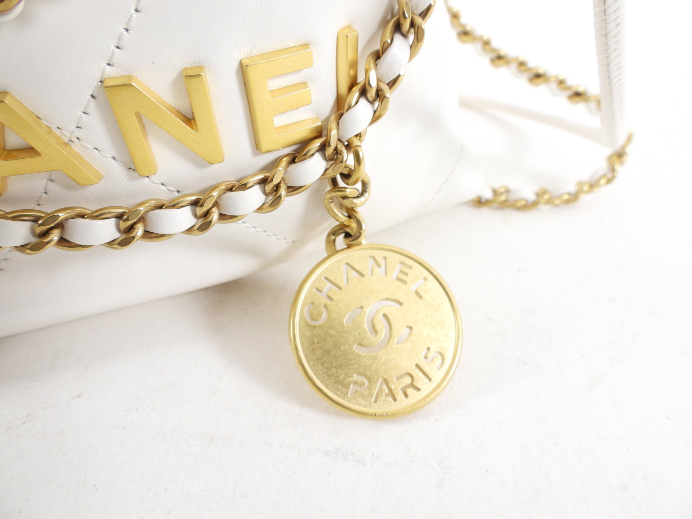 Chanel 22 Mini Chain Bag in White Glossed Leather with Signature Logo - Perfect for Evening Events, Date Nights & Luxury Fashion Accessories