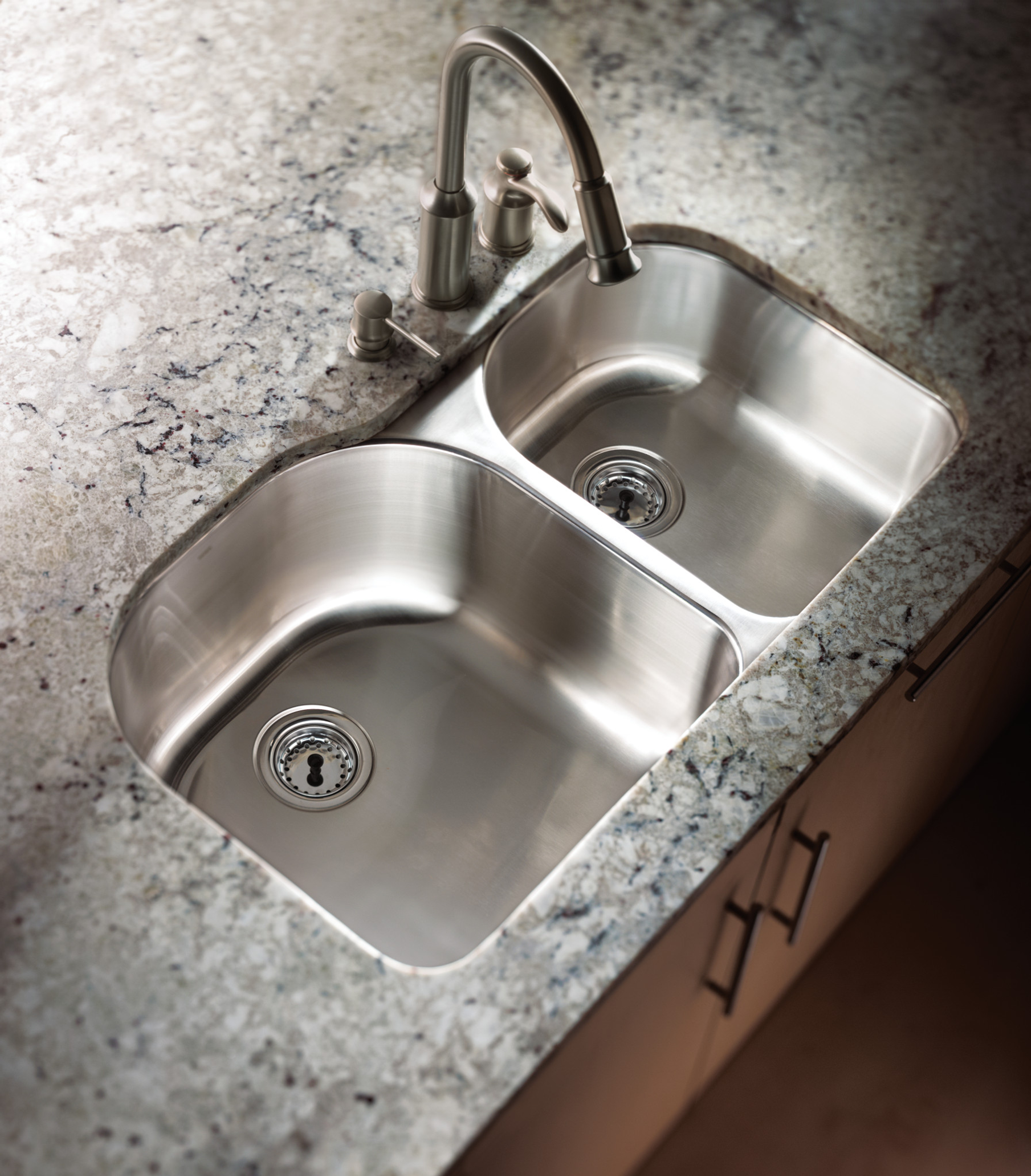 Aberdeen Chrome One Handle High Arc Pull Down Kitchen Faucet - Modern Brushed Nickel Finish for Easy Dishwashing & Food Prep - Perfect for Farmhouse & Contemporary Kitchens