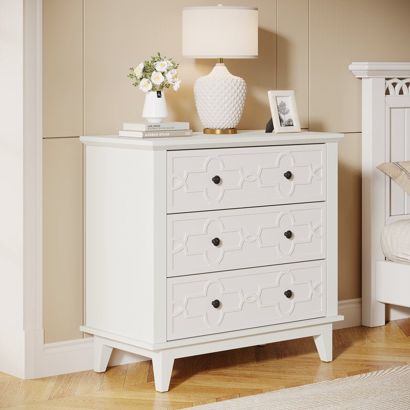 Modern Nightstand with 3 Drawers - 31.5