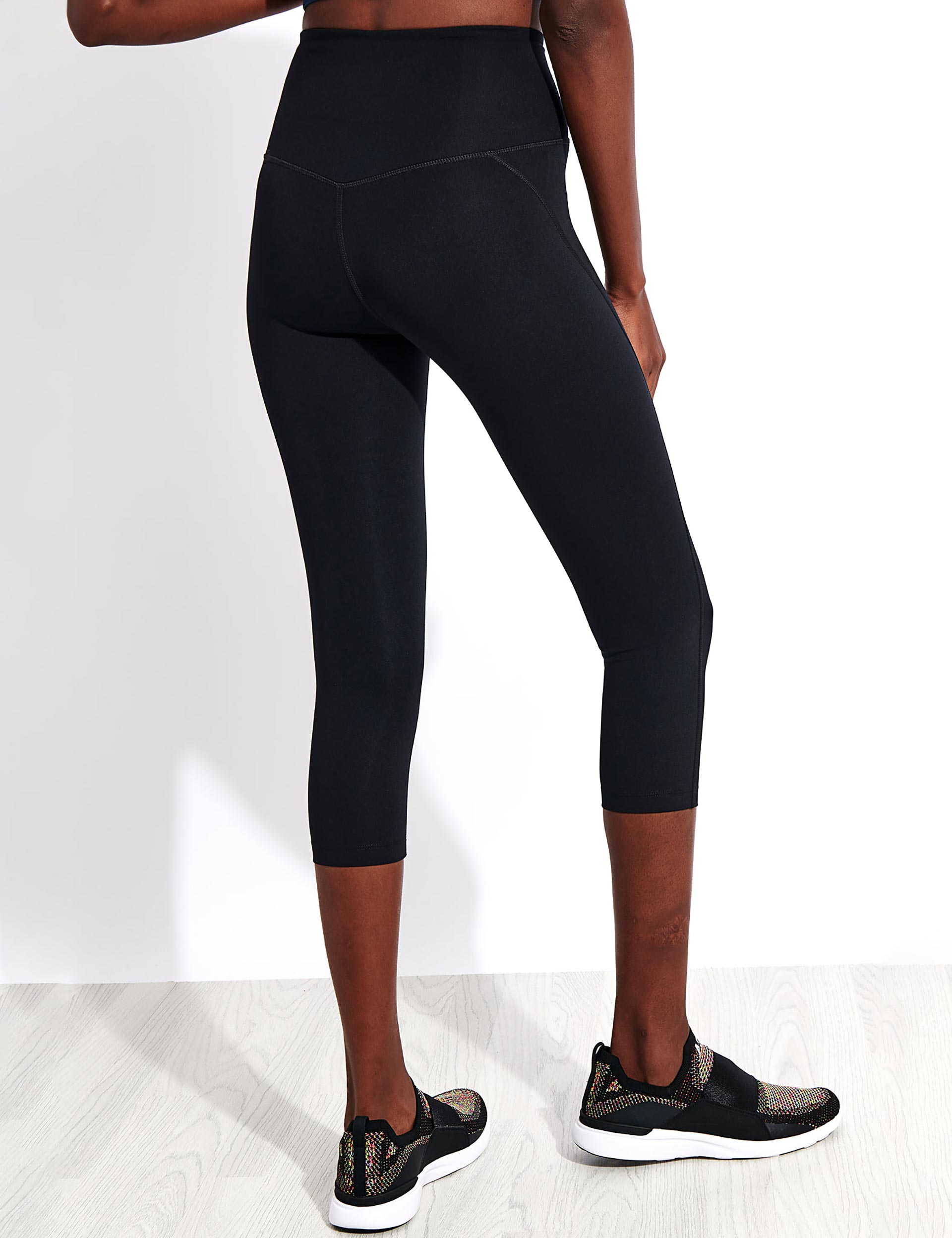 High Waisted Compression Capri Leggings for Women - Black - Perfect for Yoga, Running & Workouts