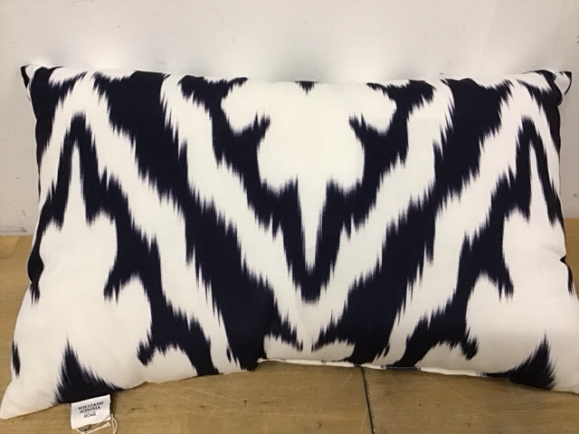 22 x 14 Inch William Sonoma Outdoor Decorative Pillow - Waterproof & UV Resistant for Patio, Poolside, and Garden Furniture Cushions