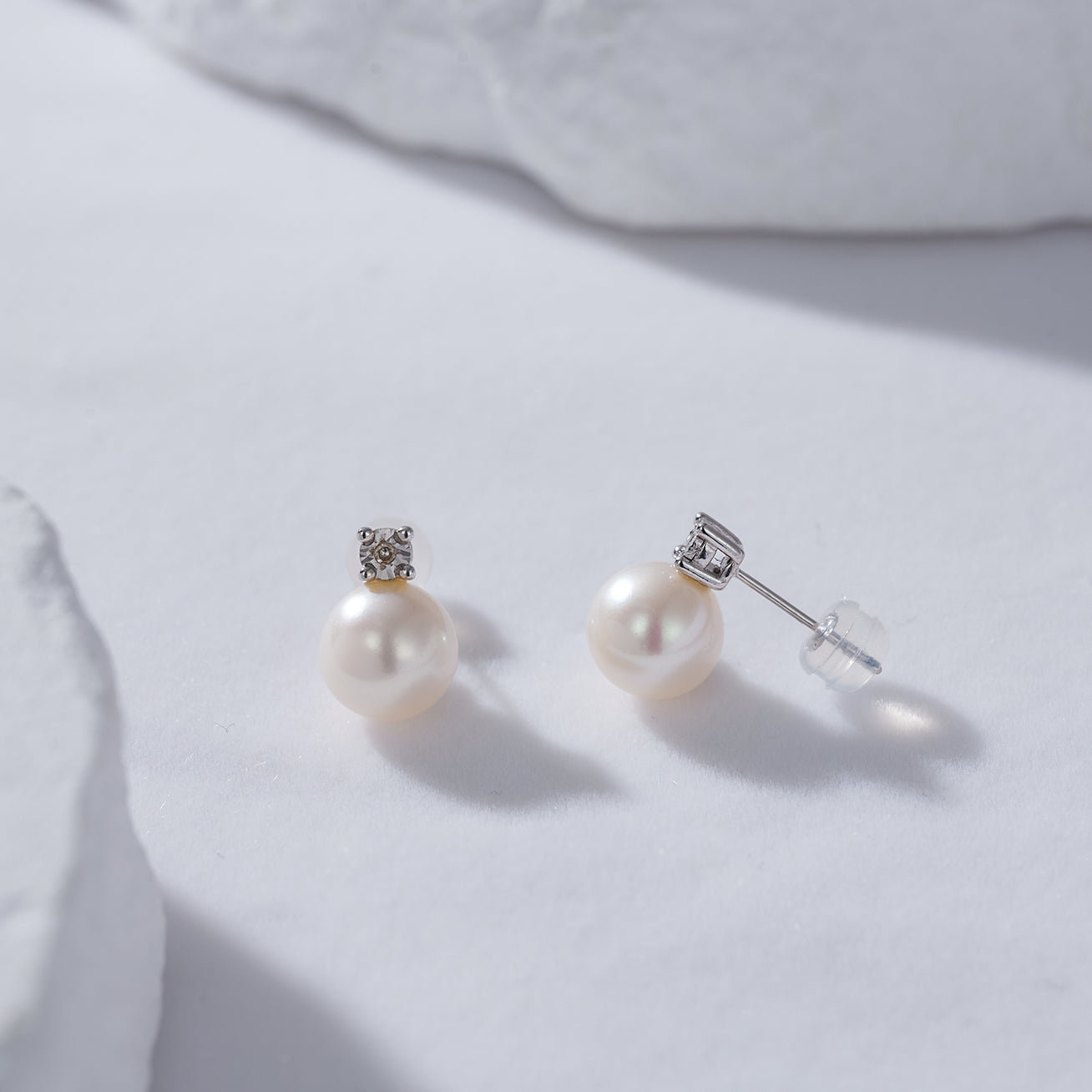 18K Solid Gold Diamond Pearl Earrings for Women - Luxury Dangle Drop Earrings for Wedding, Party & Special Occasions - KE00092
