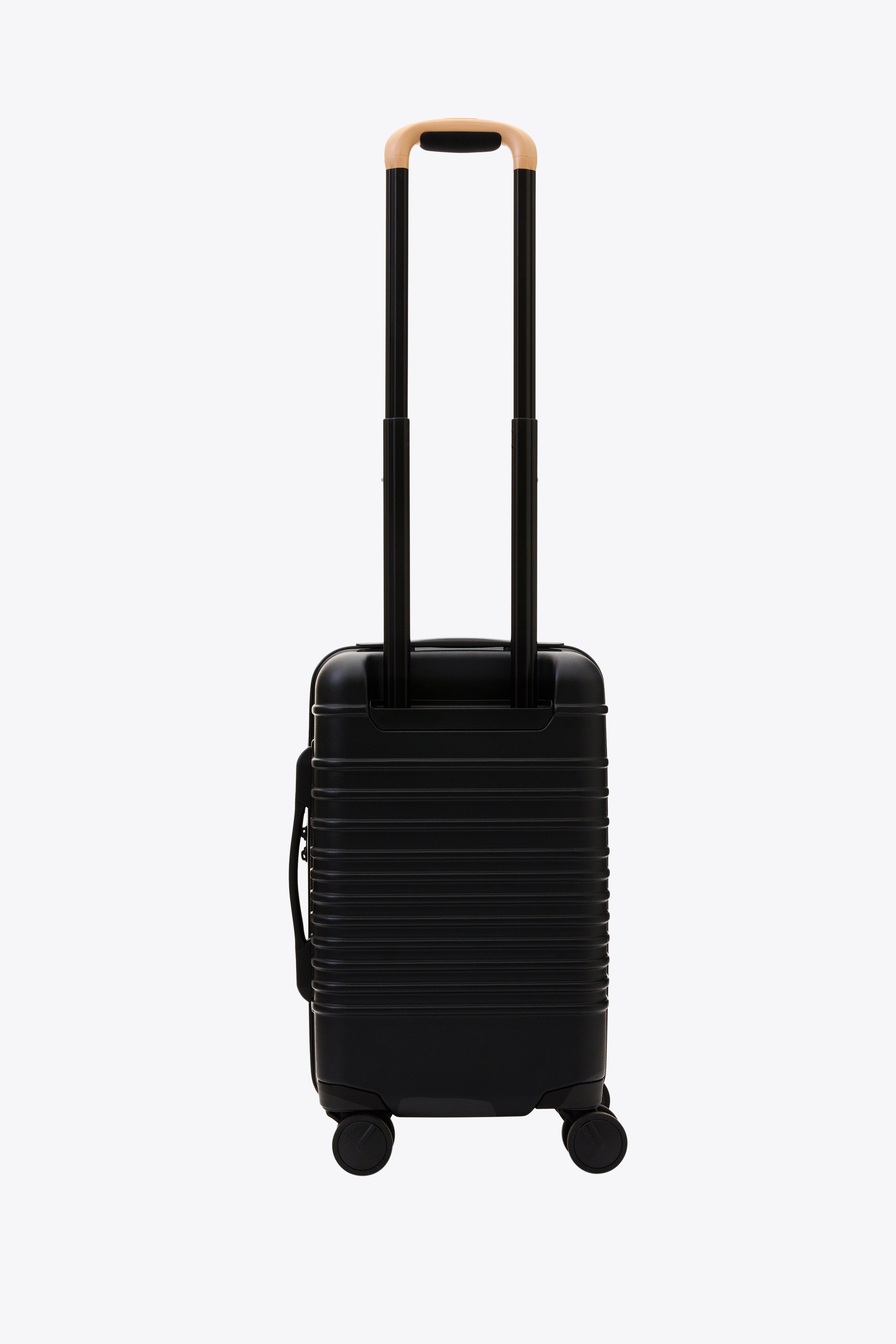 Compact Black Carry-On Roller Luggage - Perfect for Air Travel & Weekend Getaways