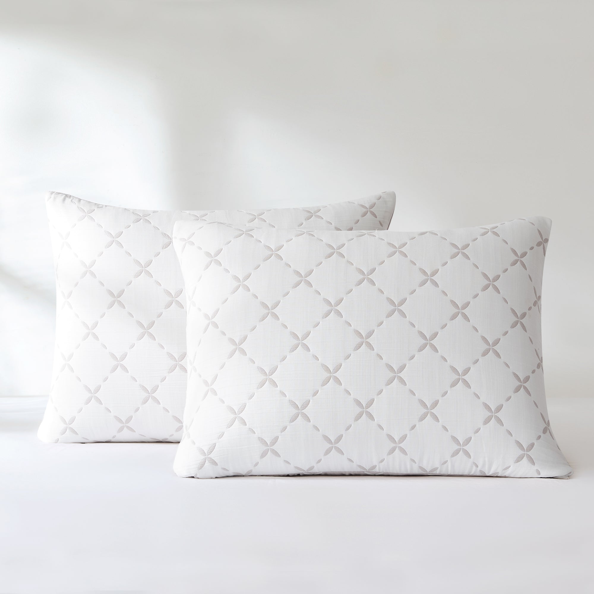 Luxury Diamond Leaf Jacquard Reversible Matelasse Coverlet Set - Queen Size Bedspread for Master Bedroom & Guest Room Decor