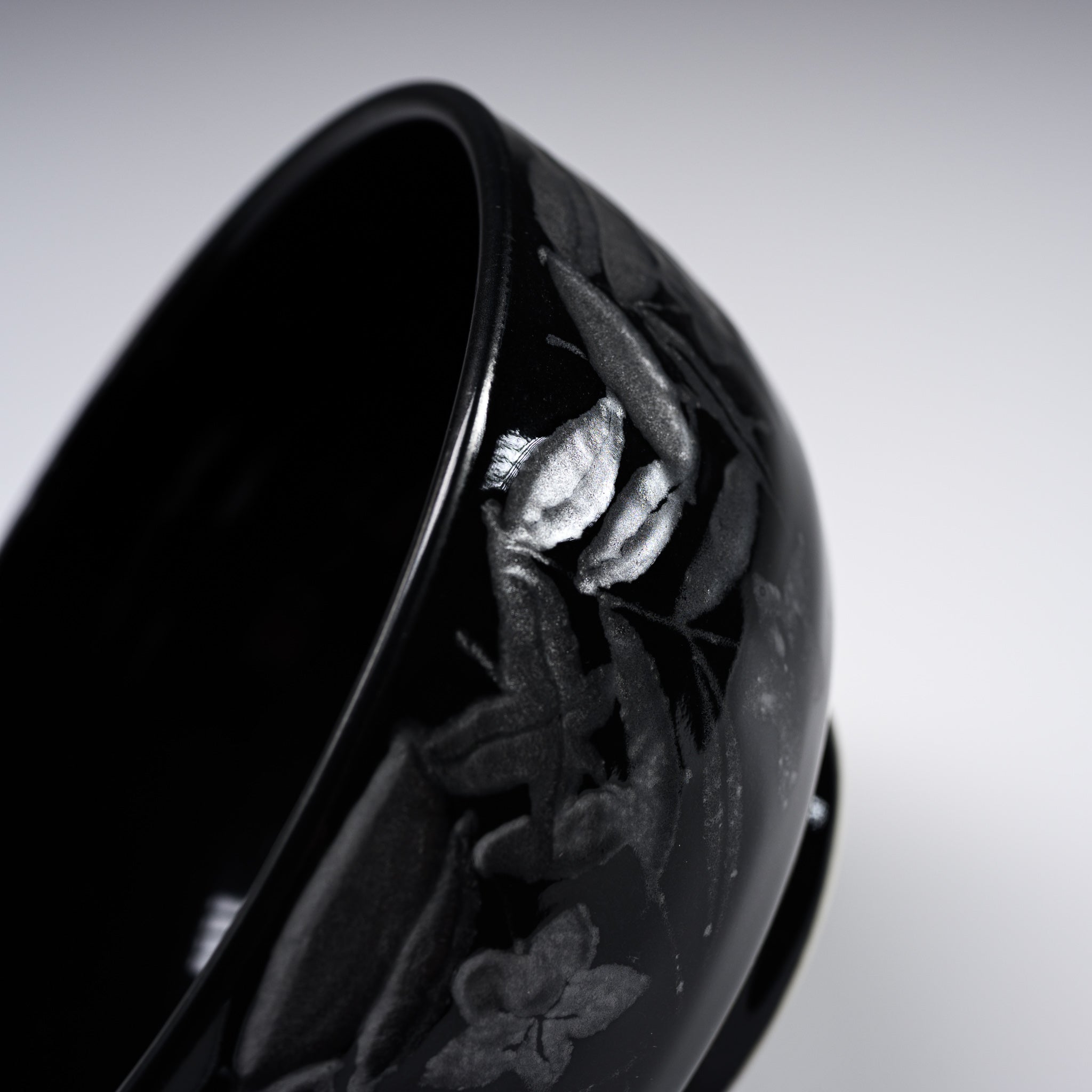 Mino Ware Bellflower Donburi Bowl - Handcrafted Black Ceramic Japanese Rice Bowl for Sushi, Ramen & Donburi | Perfect for Home Dining & Japanese Cuisine Lovers