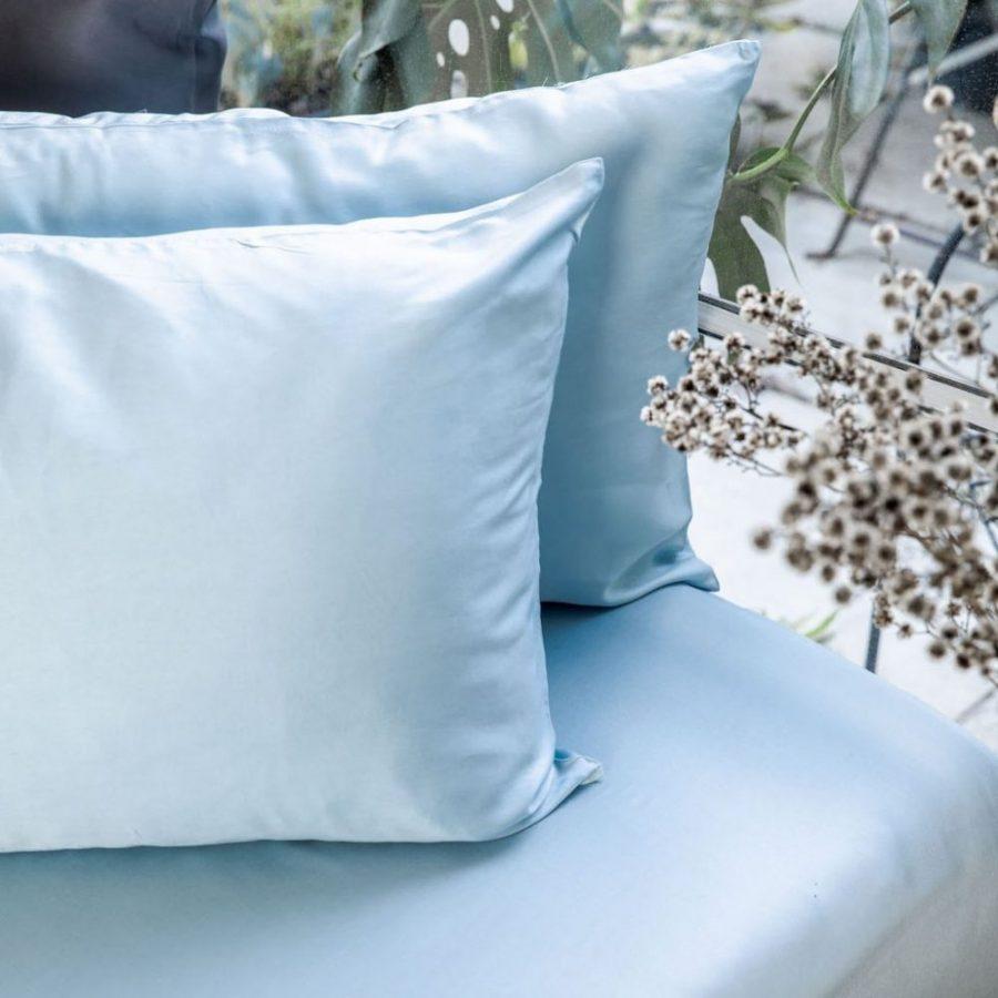 Bamboo Pillowcase (Elsa Blue) - Hypoallergenic & Breathable for a Cool & Comfortable Sleep - Perfect for Hot Sleepers & Allergy Sufferers