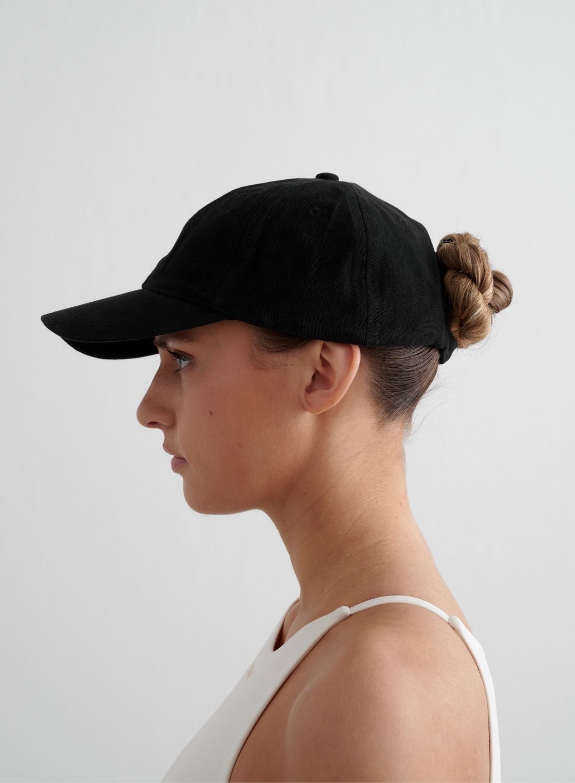 Black Small Logo Cap - Stylish Adjustable Baseball Hat for Men & Women - Perfect for Outdoor Sports, Casual Wear & Sun Protection