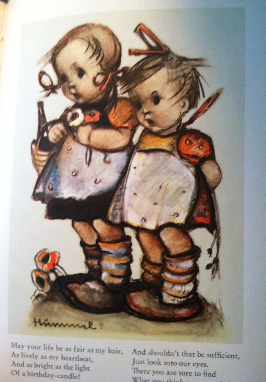 The Hummel Book: A Collector's Guide to Figurines & History | Perfect for Antique Enthusiasts & Home Decor