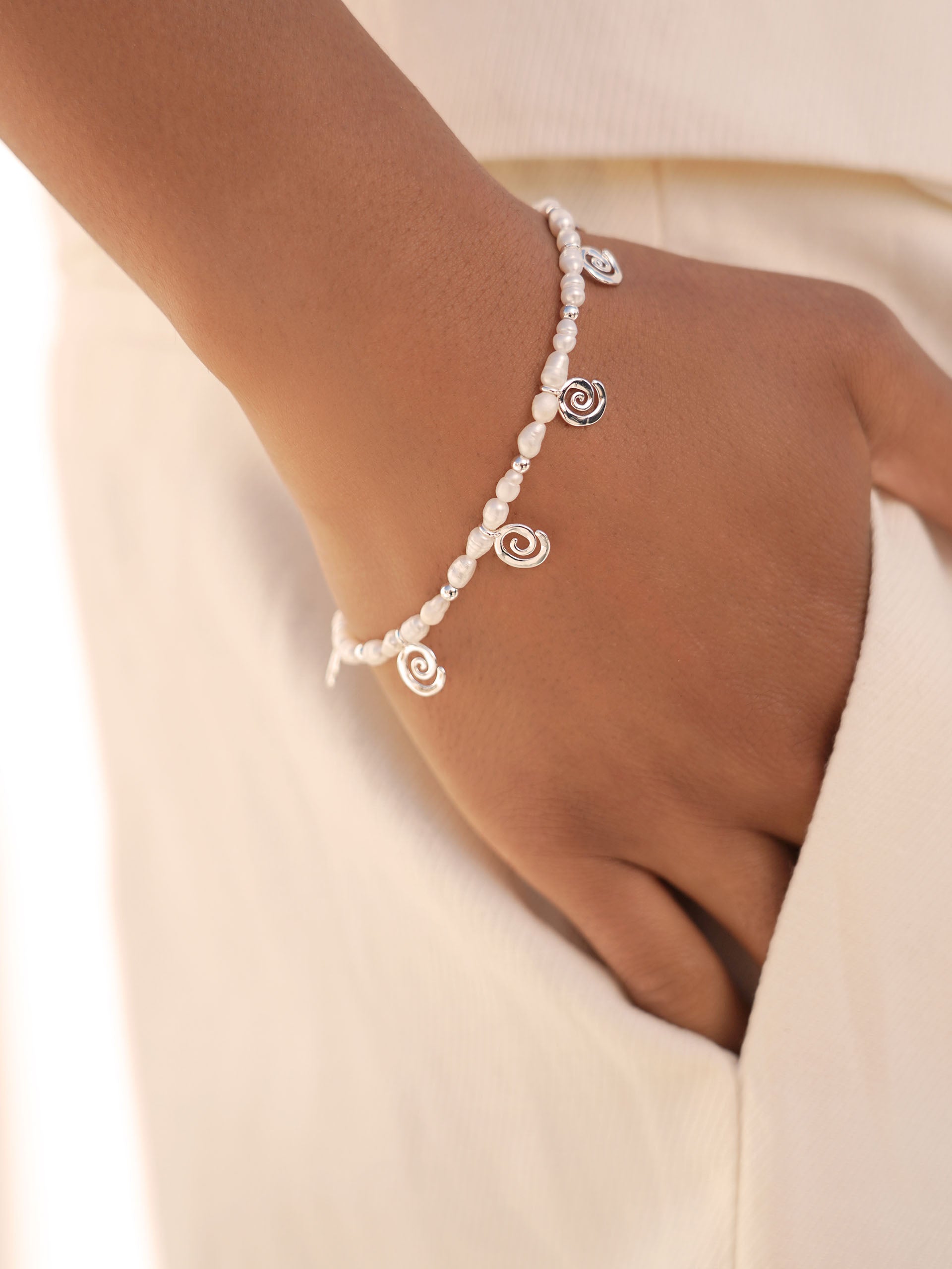Aura Pearl Bracelet for Women - Elegant & Shiny Natural Pearl Jewelry for Daily Wear, Parties & Special Occasions