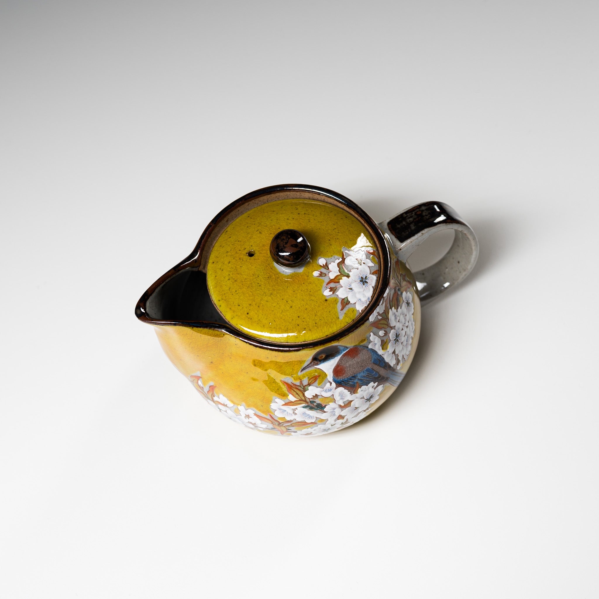 Kutani Ware Gold Kacho Fugetsu Japanese Teapot - 360ml Traditional Hand-Painted Ceramic Tea Pot for Green Tea, Matcha & Herbal Tea - Perfect for Japanese Tea Ceremonies, Home Decor & Gift Giving
