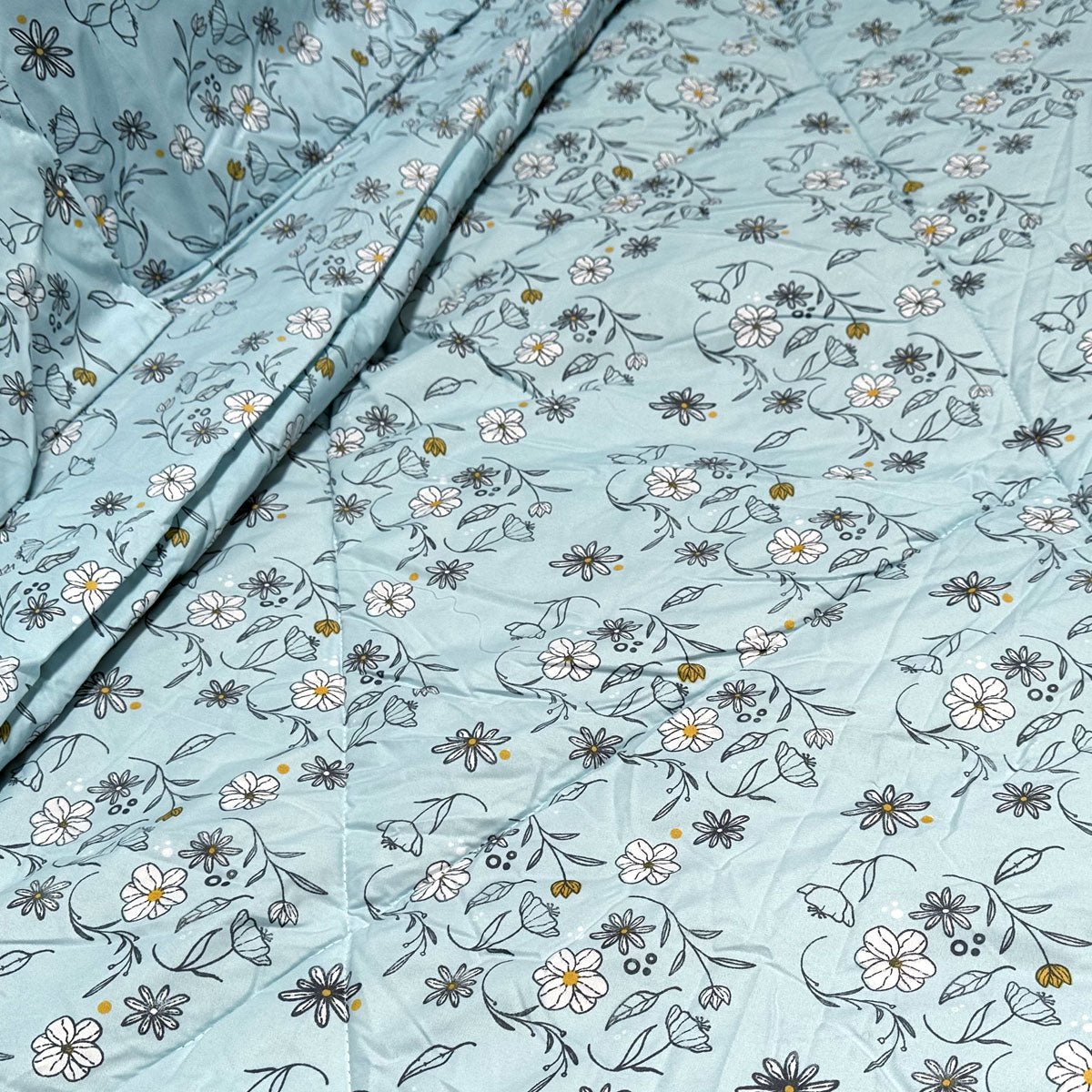 Lightweight 3-Piece Comforter Set Queen/King - Hotel Luxury Floral Blue Design for Bedroom Decor | Perfect for Guest Rooms, Vacation Homes & Cozy Nights