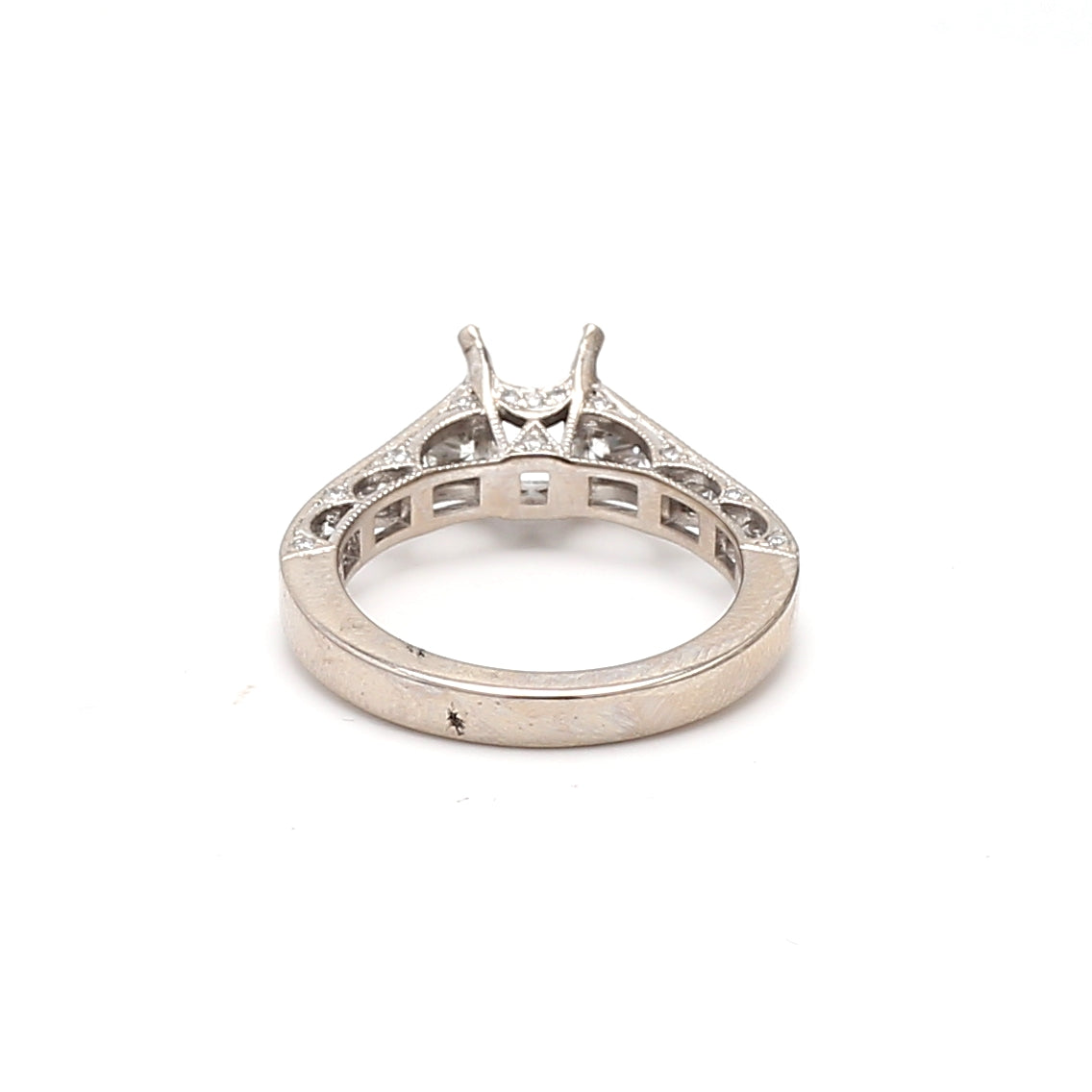 0.70 Carat Round Brilliant H VS1 Diamond Engagement Ring in 18K White Gold - Perfect for Proposals, Weddings & Anniversary Gifts
