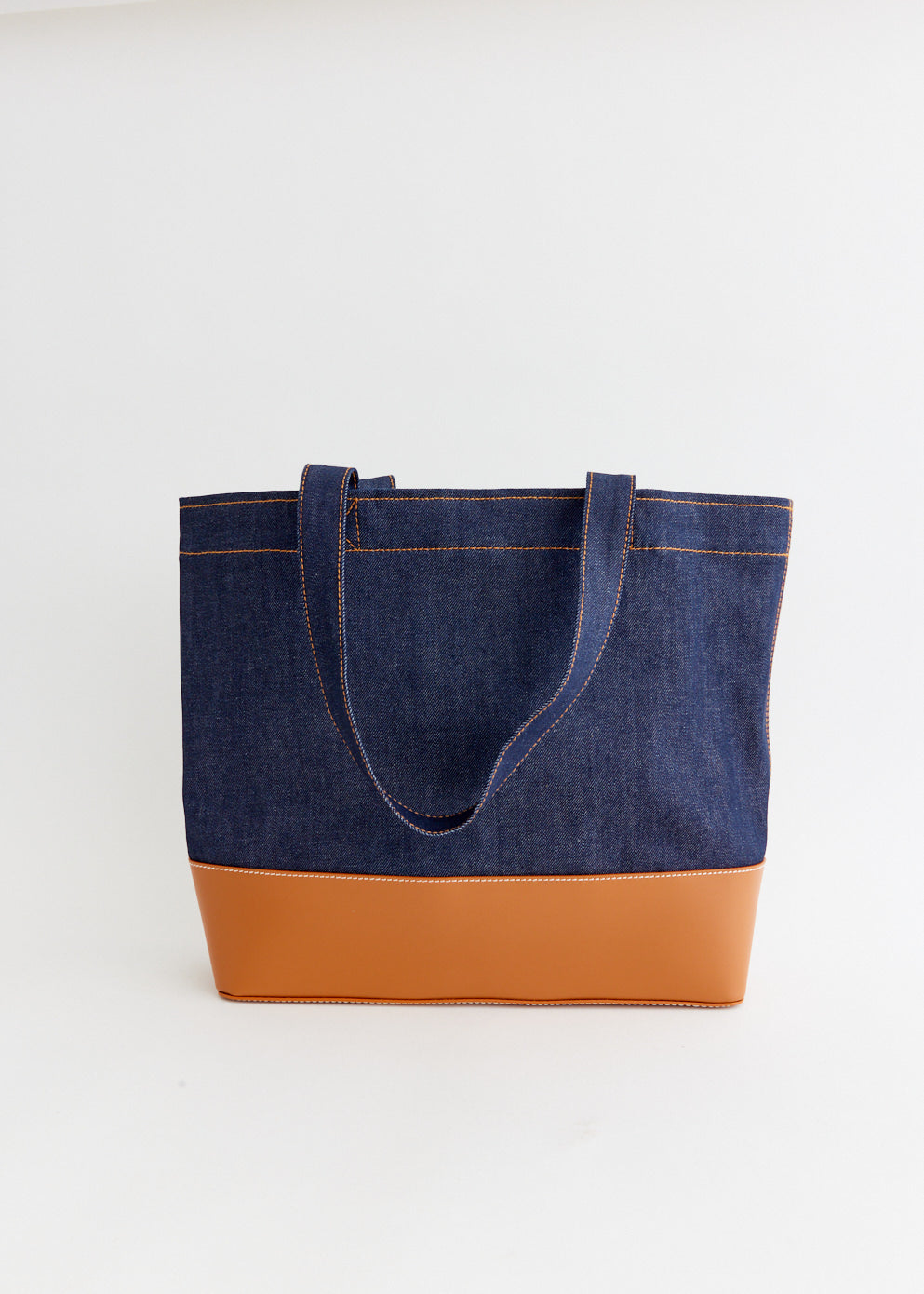 Tote Axel E W CAF Caramel Coddp M61917CAF Tan Crossbody Bag - Stylish & Durable for Work, Travel & Everyday Use