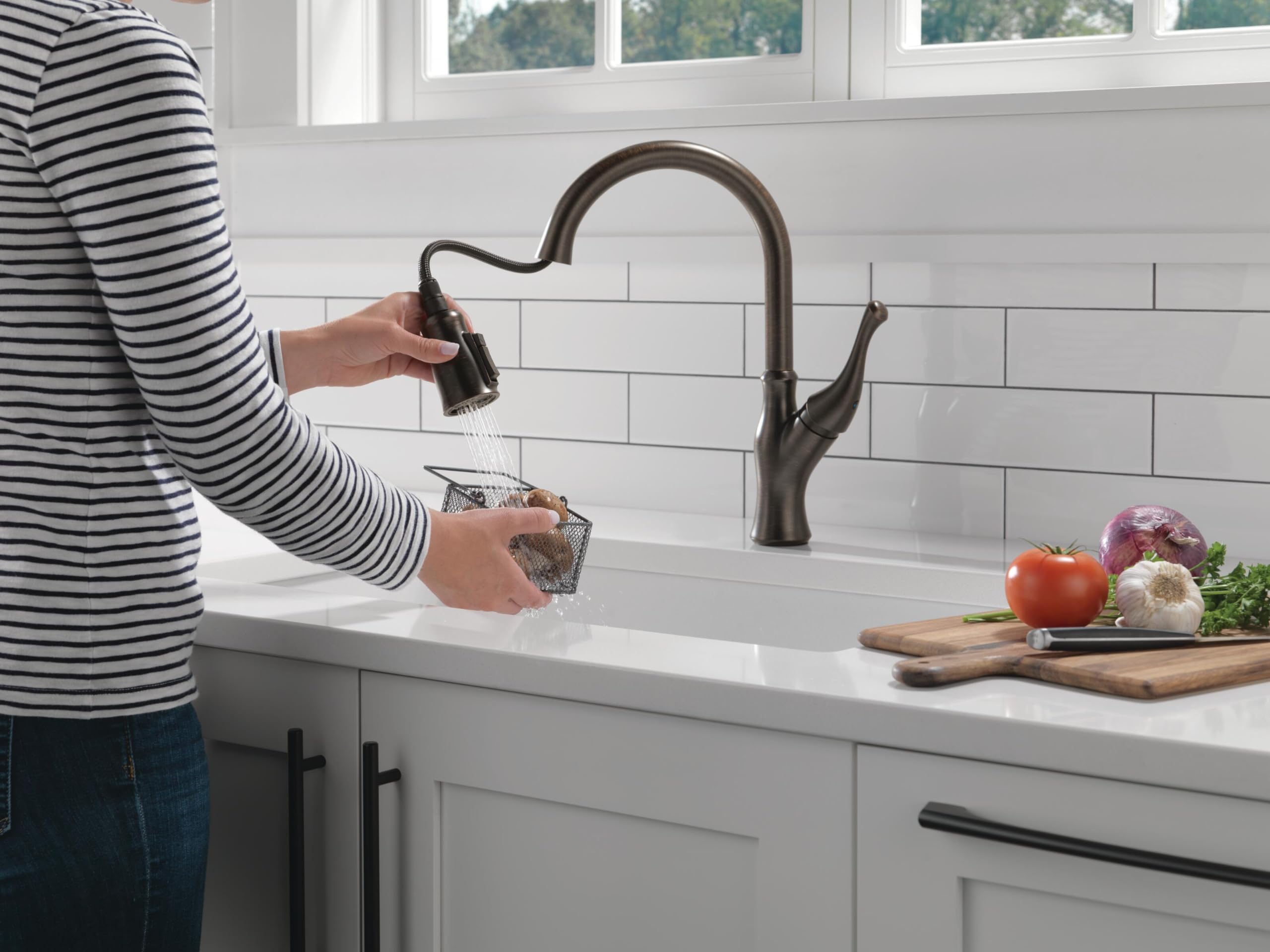 Delta Ophelia Oil Rubbed Bronze Kitchen Faucet with Pull Down Sprayer & Magnetic Docking - Venetian Bronze 19888Z-RB-DST | High Arc Commercial Style for Modern Farmhouse & Restaurant Sinks
