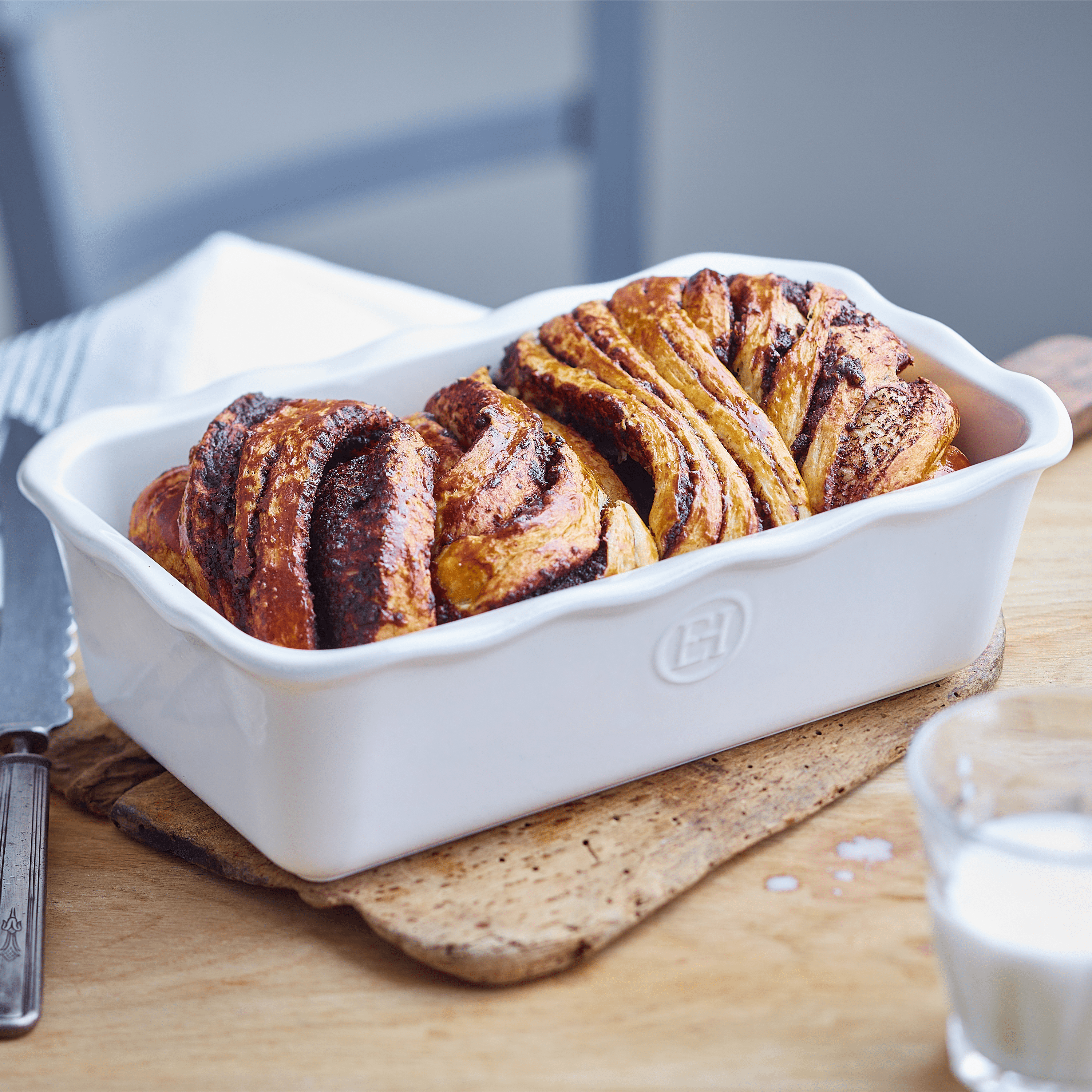 Emile Henry Modern Classics Loaf Pan - 2.5 Qt Ceramic Bread Baking Dish, Red - Perfect for Homemade Bread, Banana Bread & Artisan Loaves - Ideal for Baking, Gift Giving & Kitchen Decor