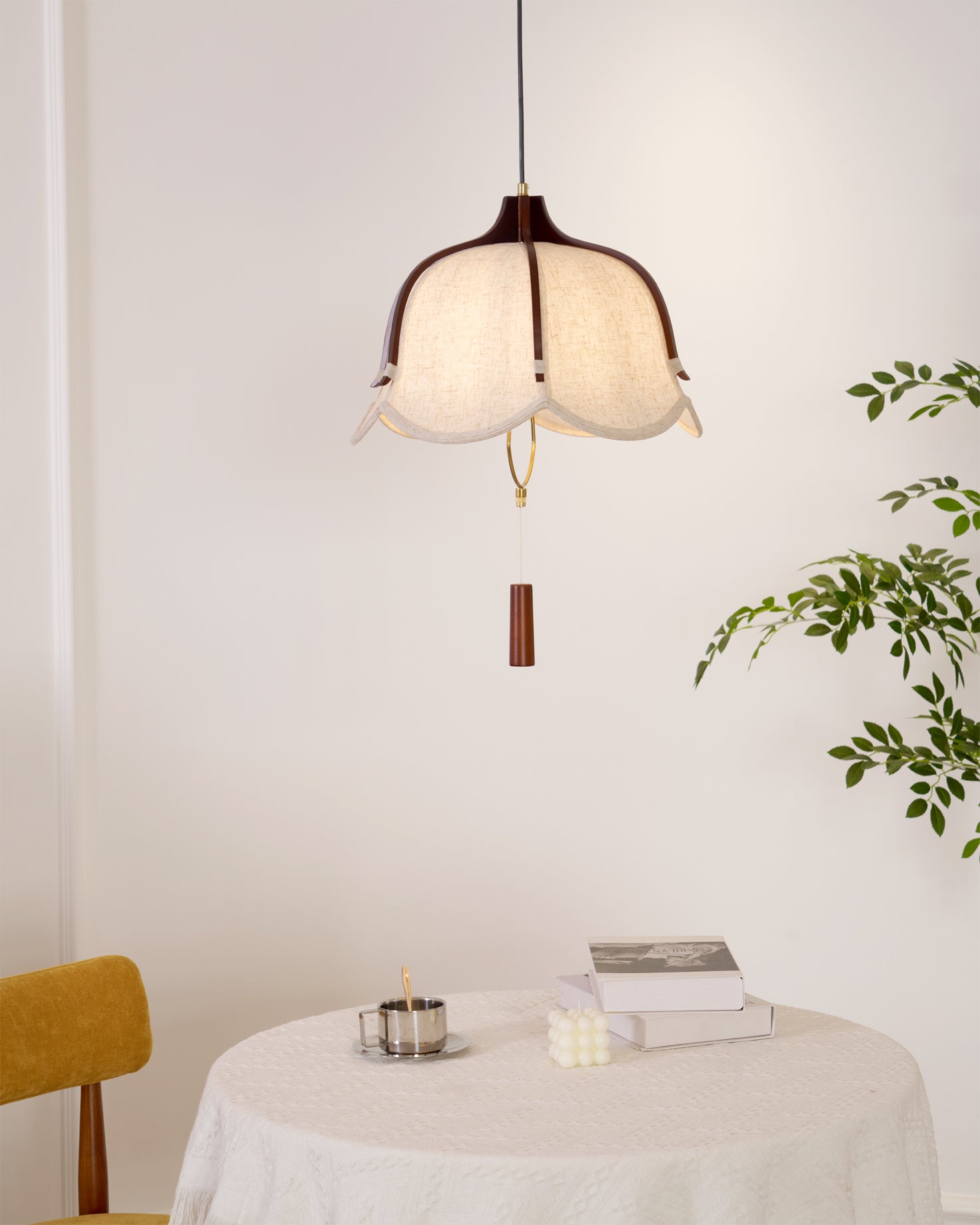 Evelyn Pendant Lamp - Modern Hanging Light Fixture for Dining Room, Kitchen Island & Bedroom - Elegant Glass Ceiling Light with Adjustable Cord