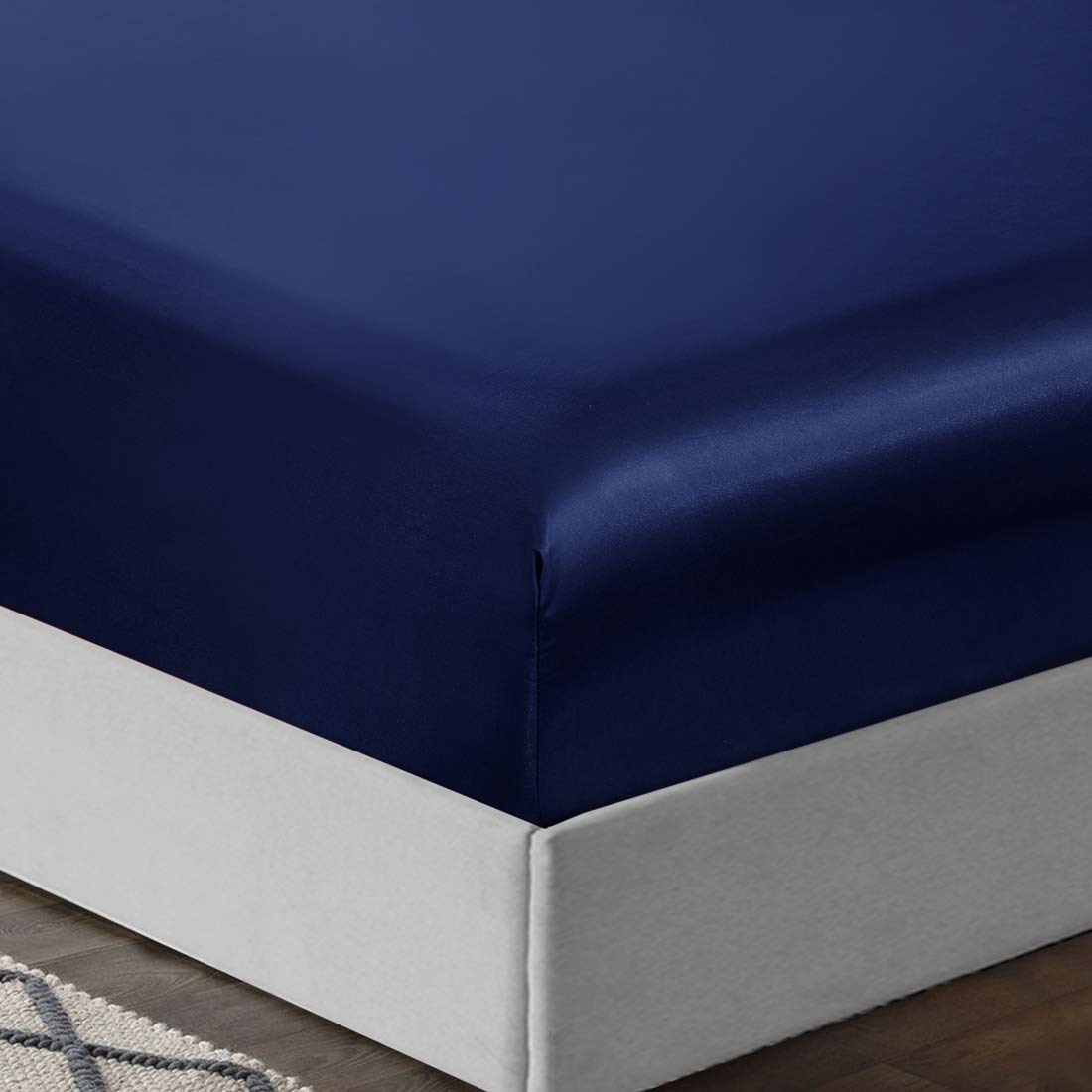 TREELY 4-Piece Satin Sheet Set Twin Size - Navy Blue Silky Smooth Bed Sheets with Deep Pocket, Fitted Sheet, Flat Sheet & 2 Pillowcases for Luxurious Sleep & Bedroom Decor