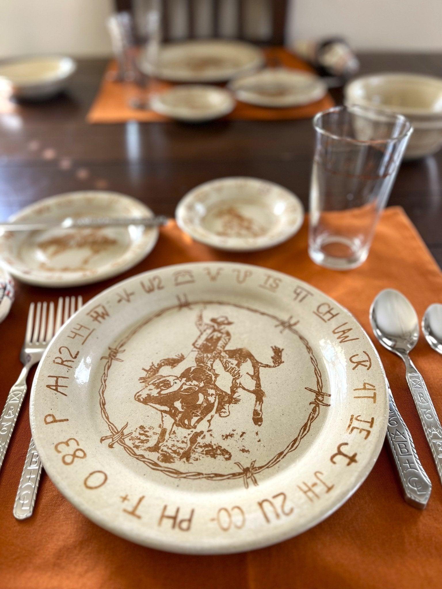 Blue Mountain Brands Western Dinnerware Set - Elegant Cowboy Themed Plates, Bowls & Mugs for Rustic Home Decor & Western Style Dining - Perfect for Ranch, Cabin, or Southwestern Themed Kitchens