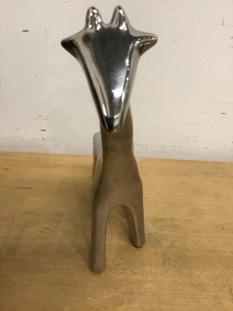 10 Silver Giraffe Figurines - Elegant Animal Statue Decor for Home & Office - Perfect Gift for Animal Lovers, Birthday & Housewarming