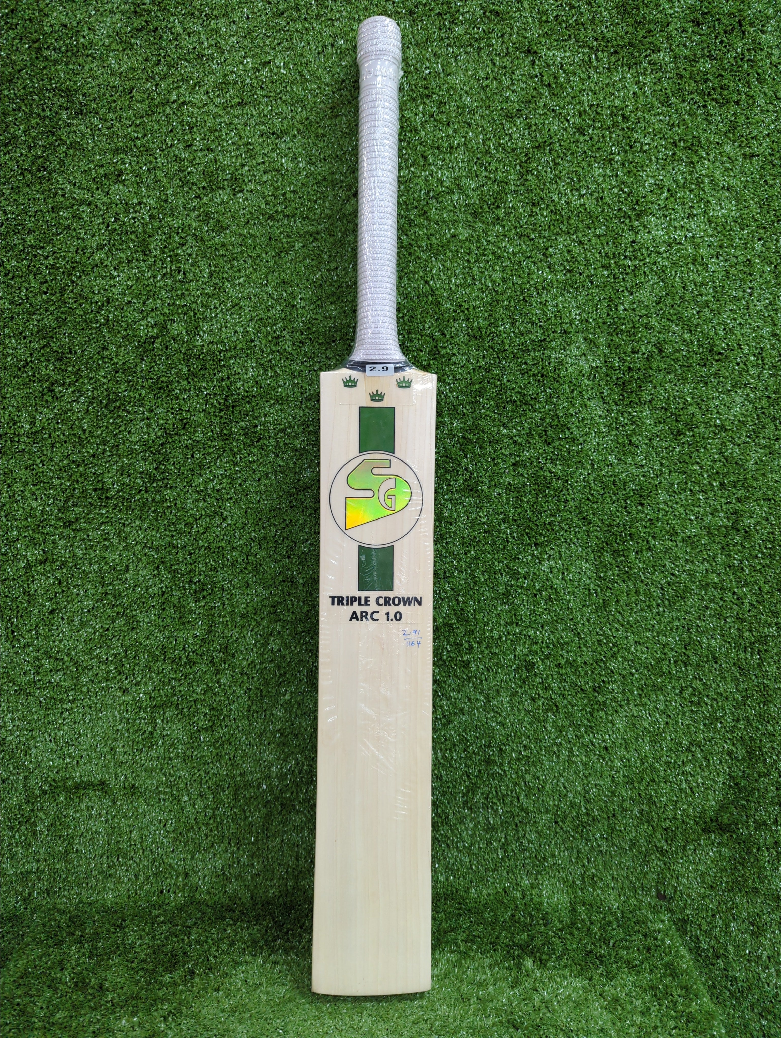 SG Triple Crown Arc 1.0 English Willow Cricket Bat - Premium Performance for Professional & Recreational Cricket Players - Perfect for Matches, Practice & Training Sessions