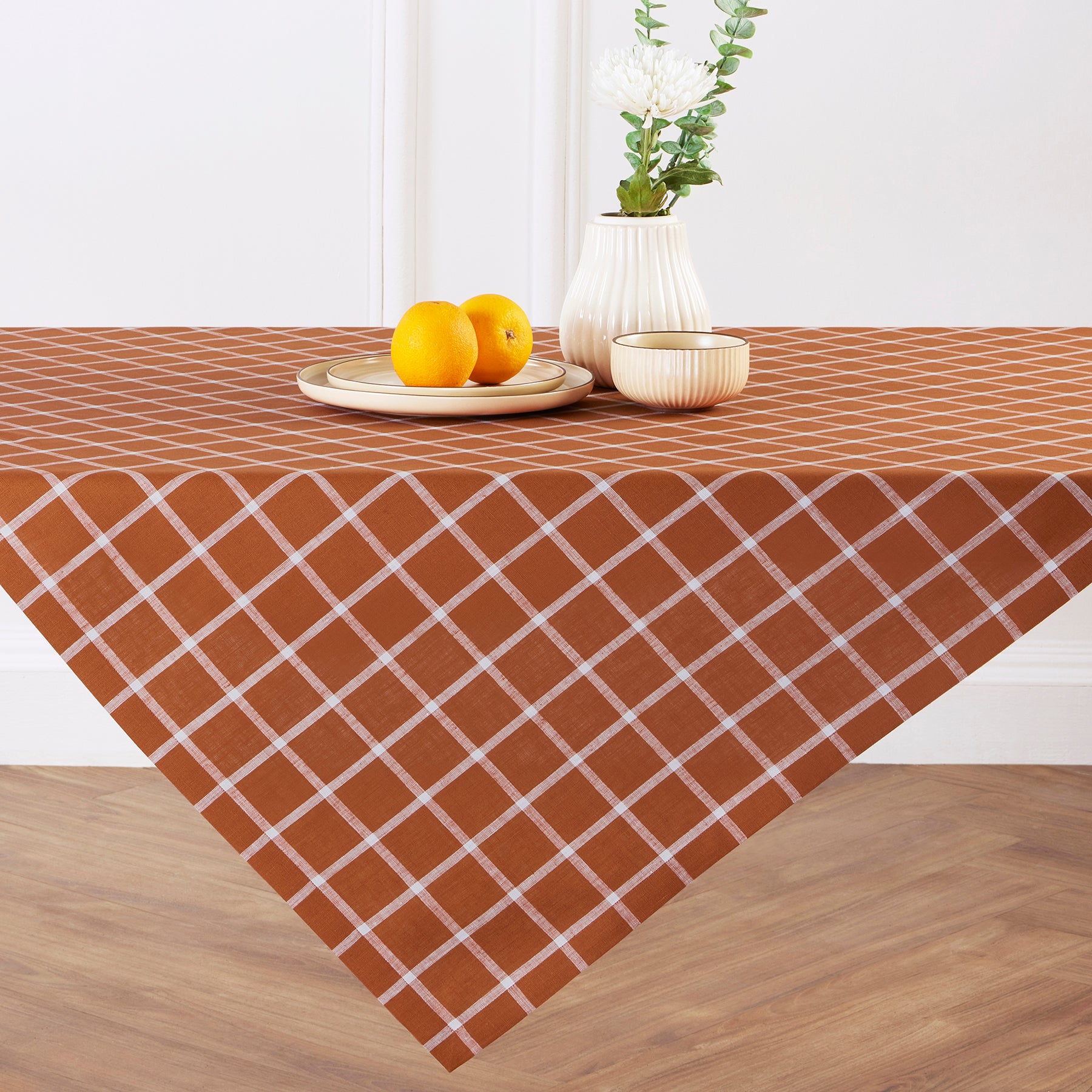 Stylish Windowpane Pattern Table Runner - Elegant Dining Table Decor for Holiday Dinners & Special Occasions