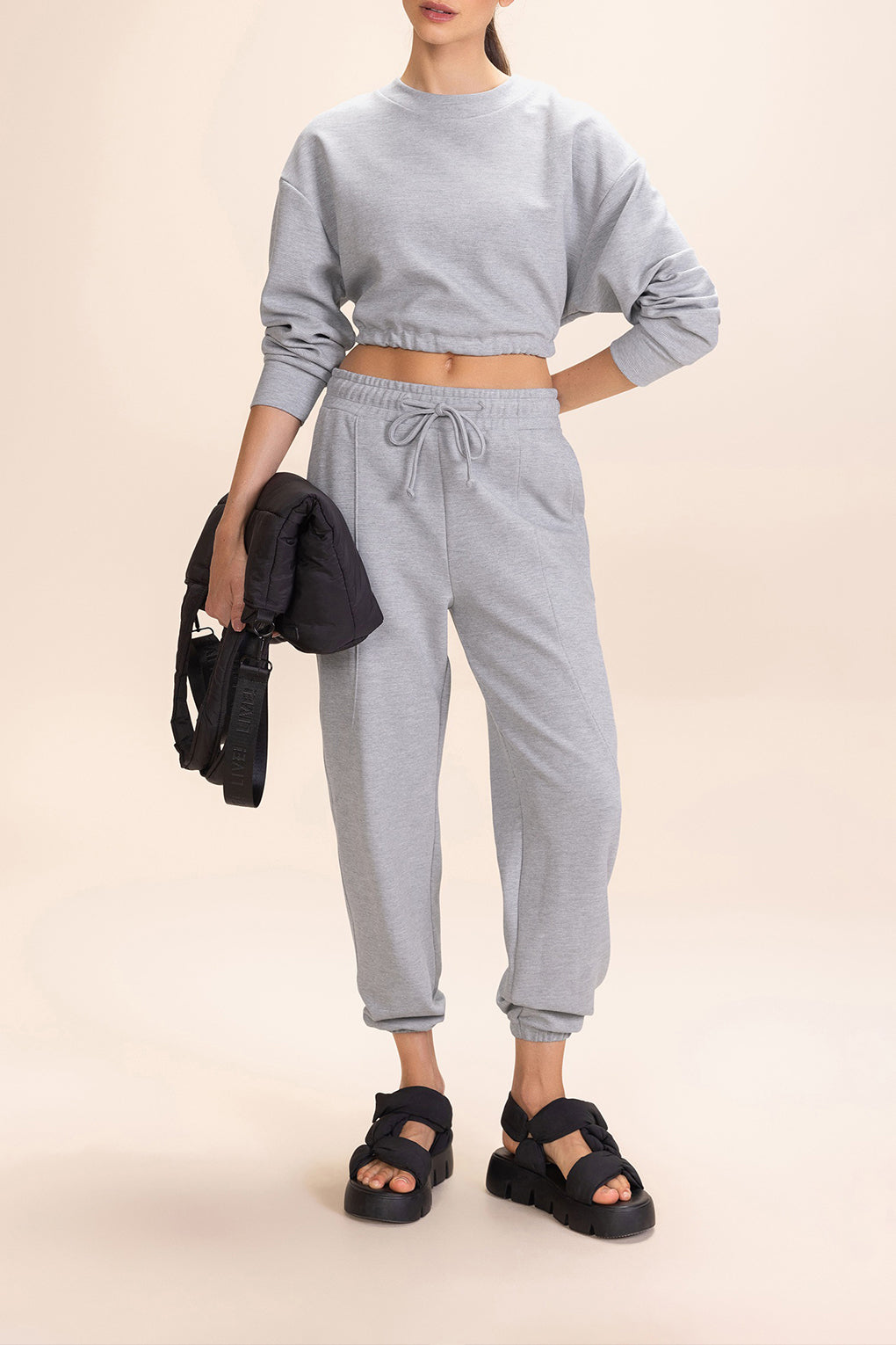 Stylish Long Sleeve Crop Sweatshirt for Women - Trendy Oversized Pullover with Thumb Holes - Perfect for Yoga, Gym & Casual Outfits