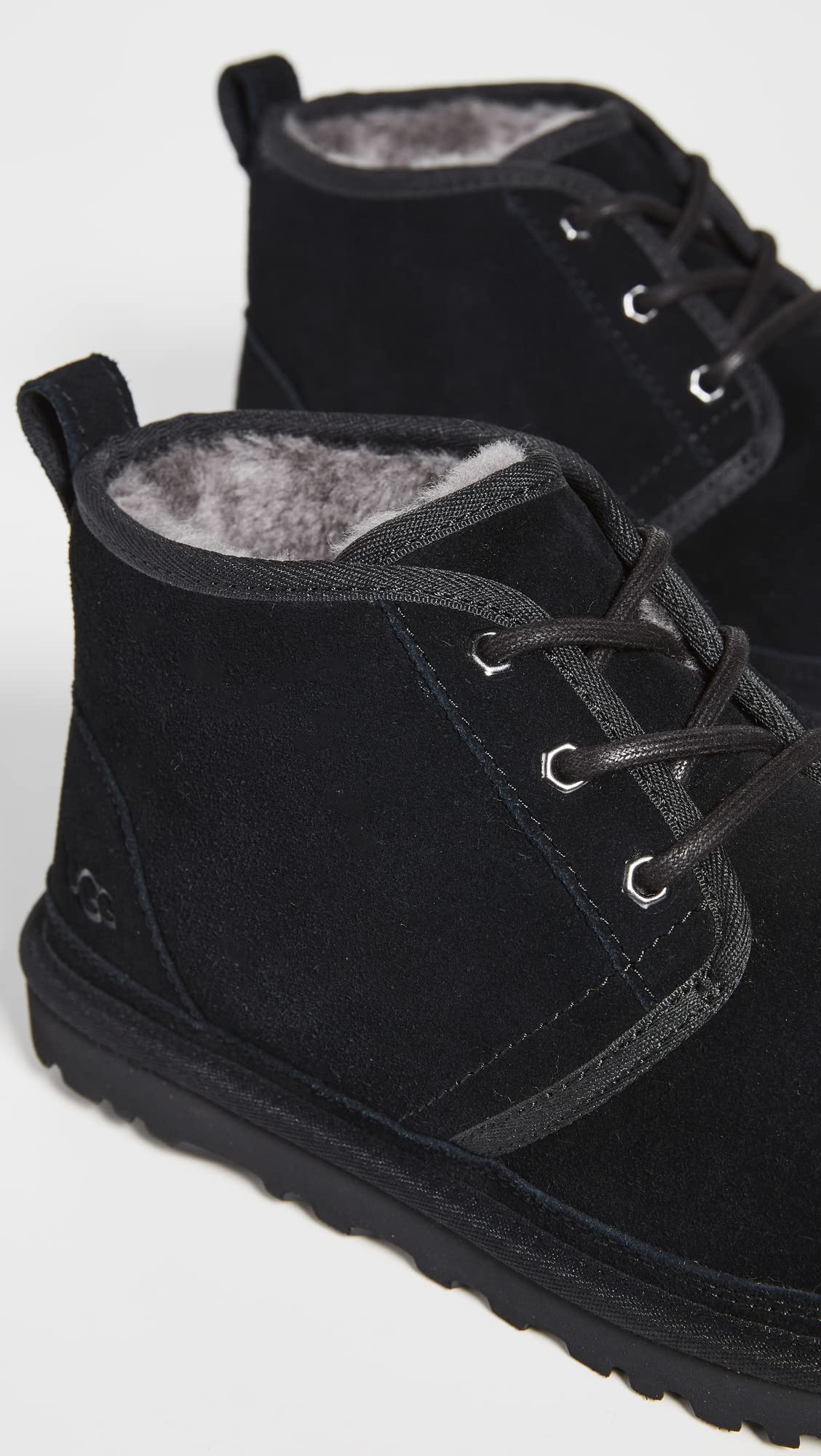 UGG Men's Neumel Boot - Classic Suede Chukka Boots with Sheepskin Lining for Comfort & Warmth | Perfect for Winter, Casual Outfits & Outdoor Activities