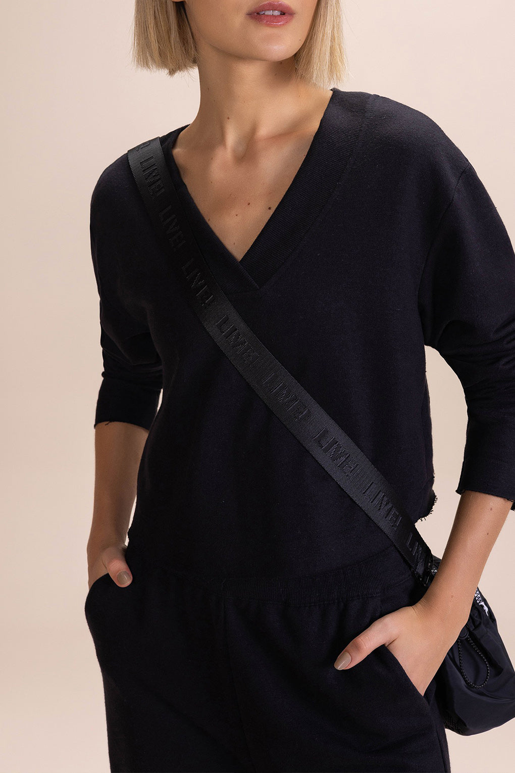 Rino Stone Cropped Sweatshirt for Women - Trendy Oversized Pullover Hoodie with Front Pocket | Perfect for Casual Outfits, Streetwear Fashion & Loungewear