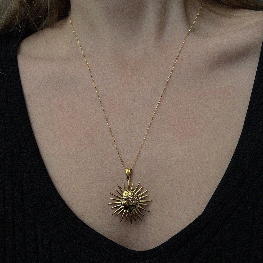 Sun Tarot Charm Necklace in Gold - Perfect for Spiritual Healing, Meditation & Boho Fashion Jewelry