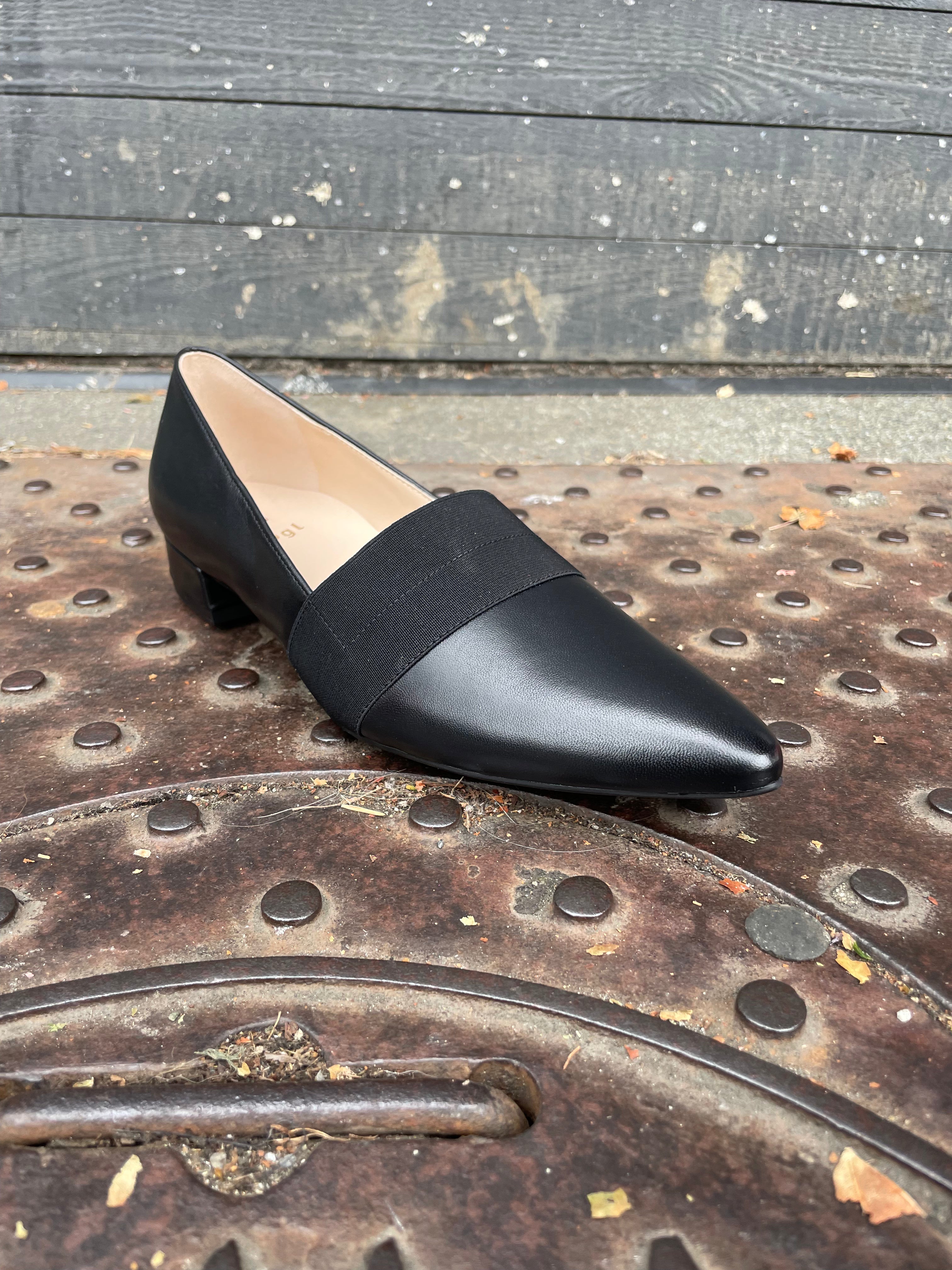 Premium 172040 Genuine Black Leather - Perfect for Handbags, Wallets & Luxury Accessories | Durable & Stylish for Everyday Use