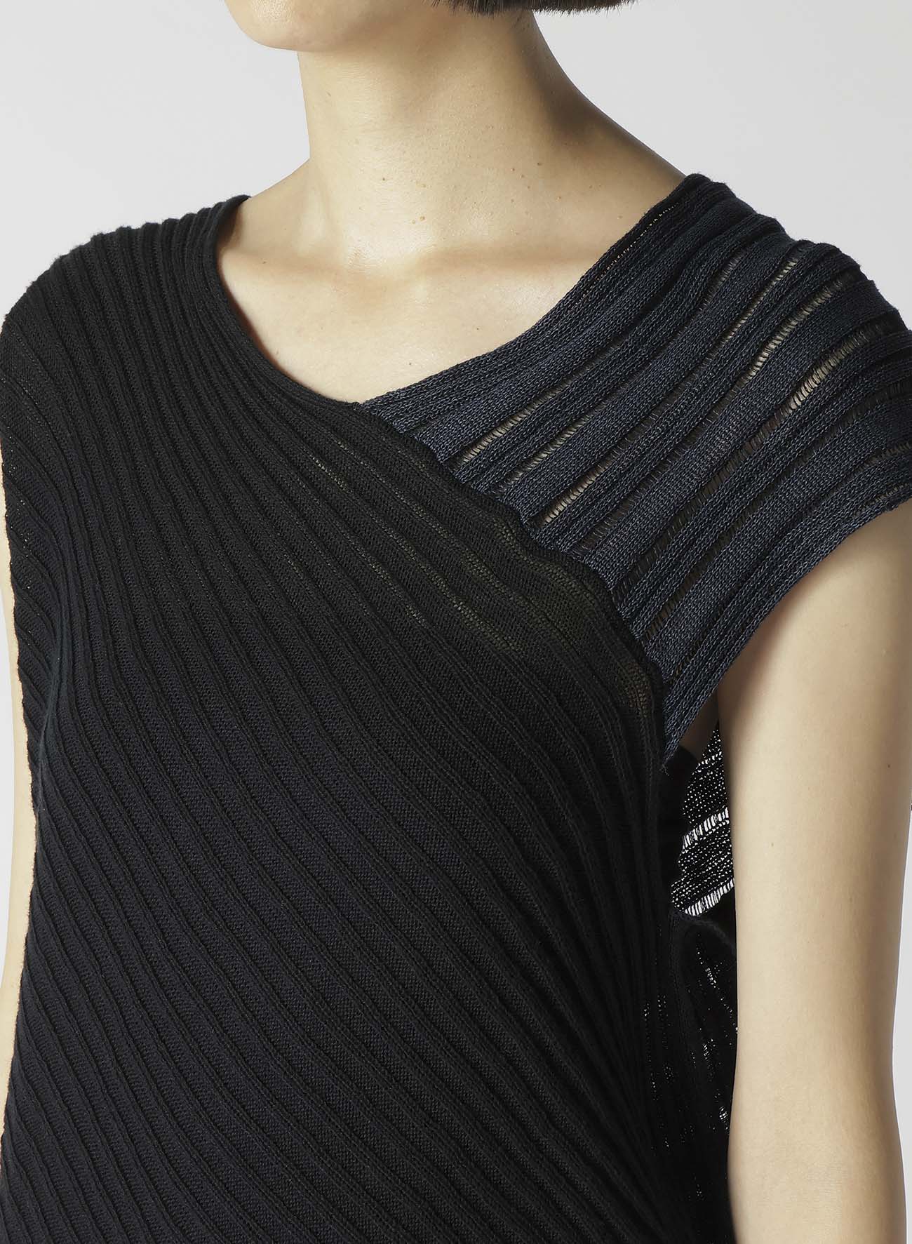 Broad Stitch Plating Diagonal Asymmetric Pullover Sweater - Trendy Oversized Knitwear for Women | Perfect for Casual Outfits, Layering & Fall Fashion