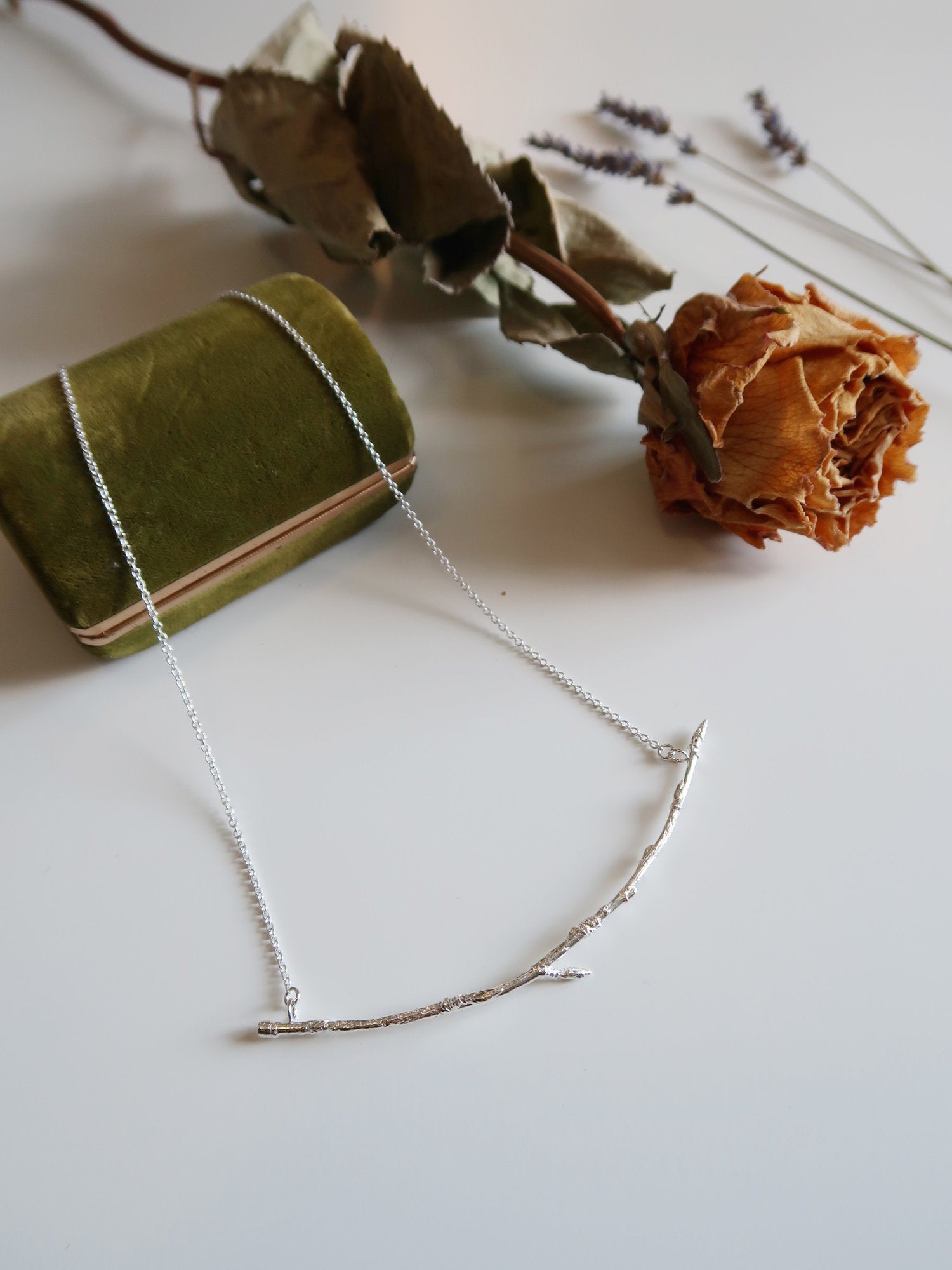 Elegant Curved Branch Bar Necklace for Women - Gold Plated Minimalist Pendant - Perfect for Everyday Wear, Date Nights & Gifts