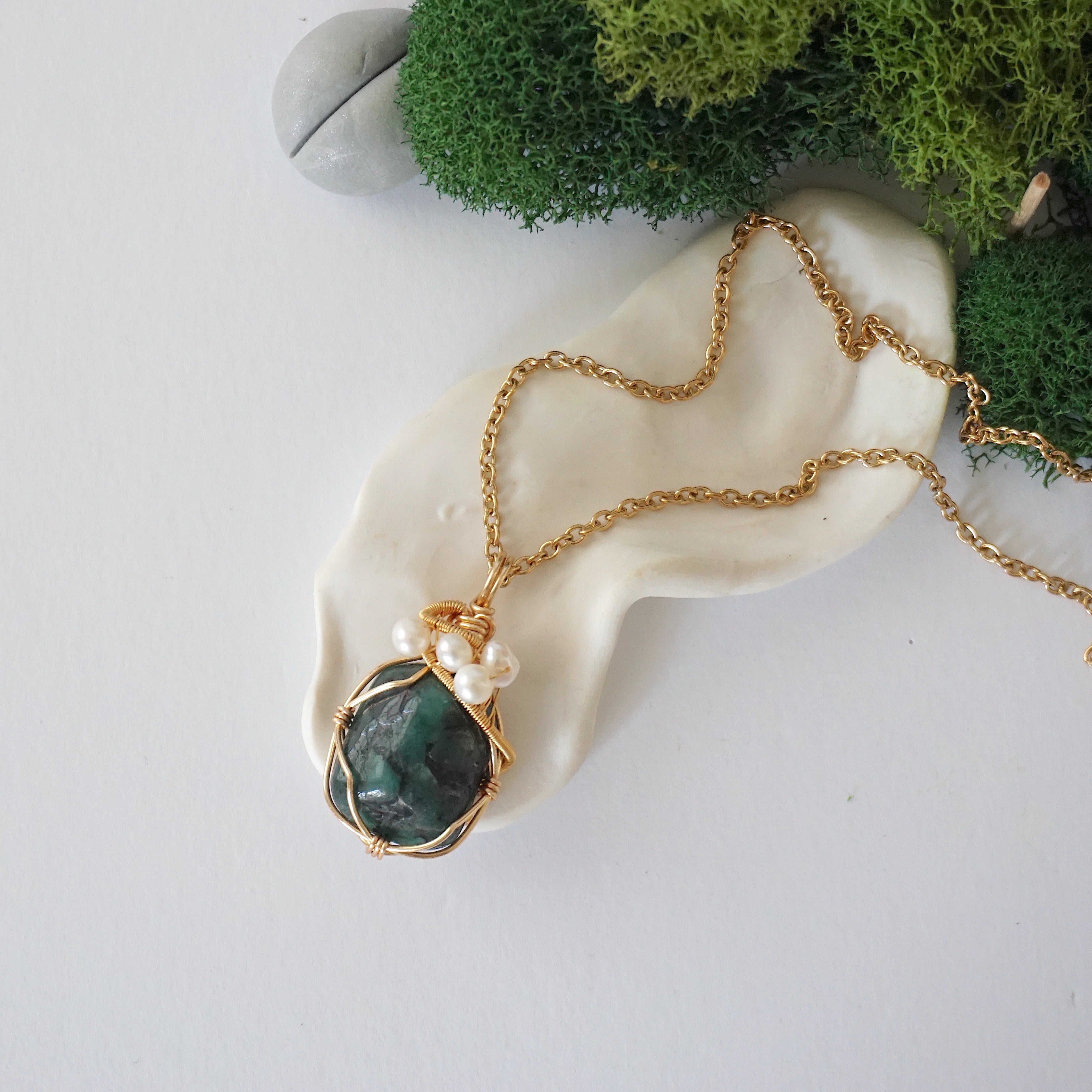 Elegant Emerald and Pearl Necklace - 18K Gold Plated Jewelry for Women | Perfect for Weddings, Parties & Special Occasions