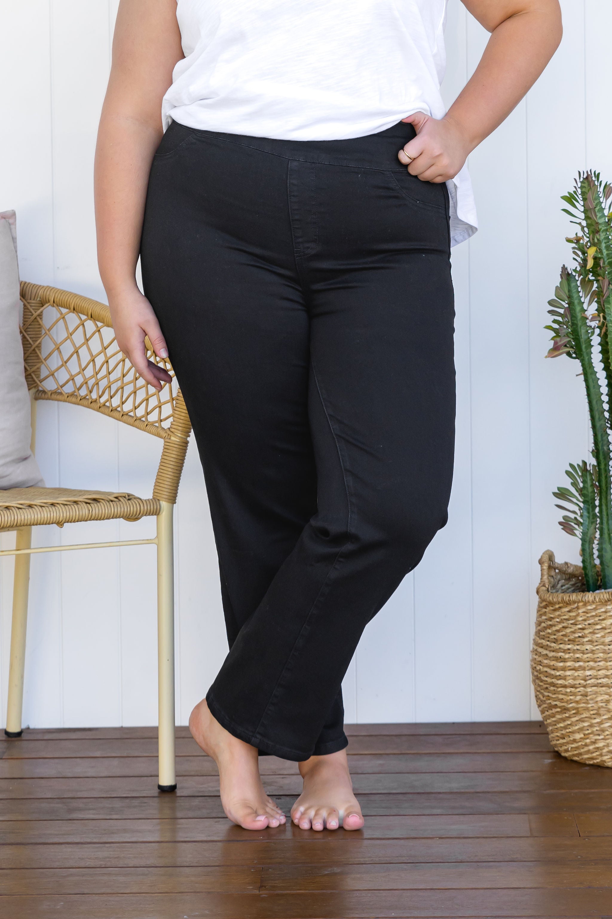 Lara Stretch Pull-On Jeans for Women - Comfortable Black Denim Pants - Perfect for Casual Wear, Office & Travel