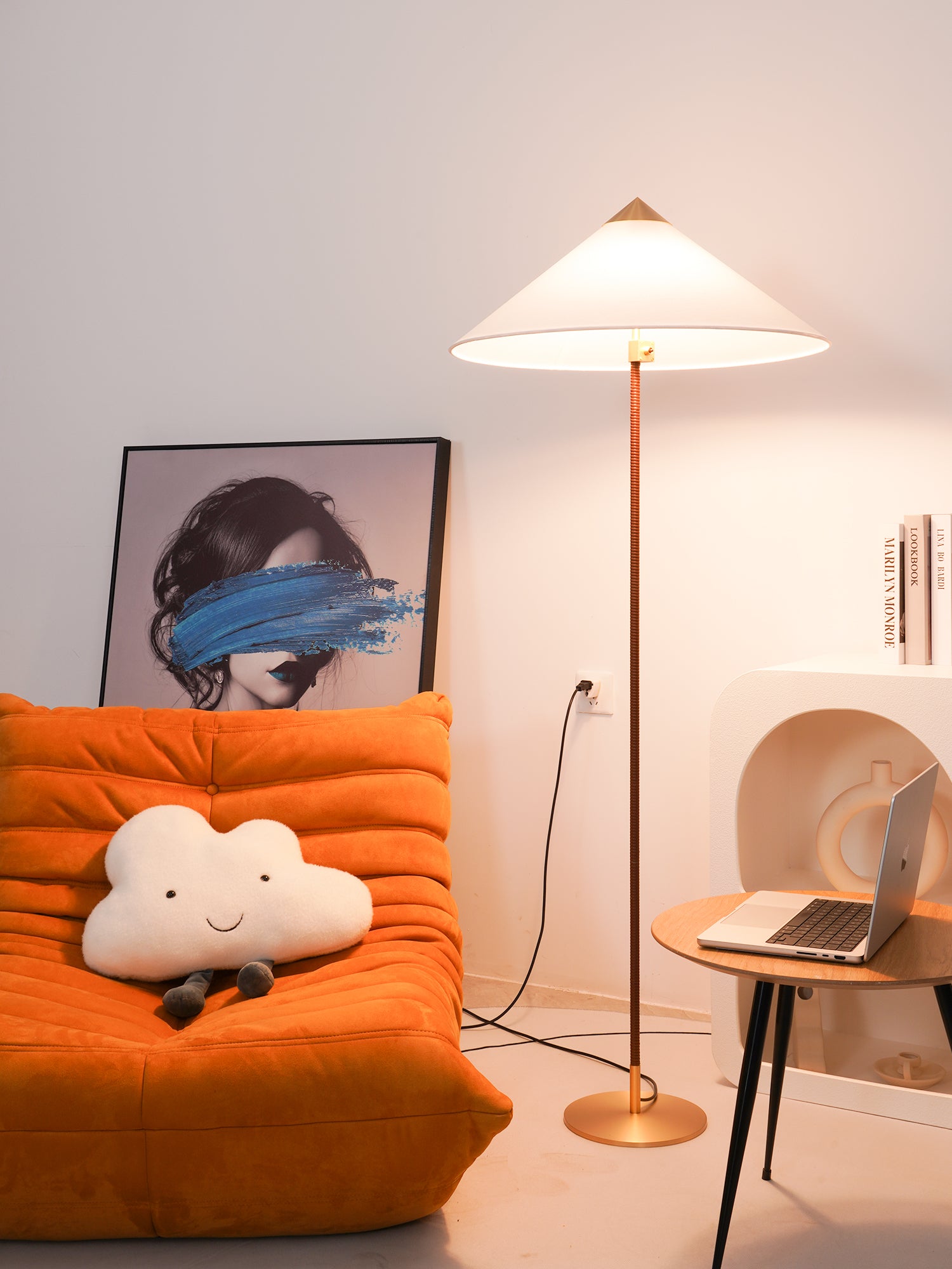 Modern Chinese Hat Floor Lamp - Stylish Rattan Shade for Living Room, Bedroom & Office Decor - Perfect for Cozy Ambiance and Reading Nook Lighting
