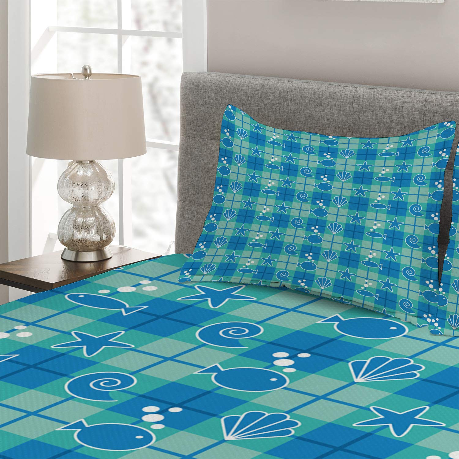 Ambesonne King Size 3-Piece Quilted Bedspread Set with 2 Pillow Shams - Coastal Sea Shells Plaid Pattern Featuring Marine Life Silhouettes (Fish, Starfish, Bubbles) in Mint Green, Blue & White | Perfect for Beach House Decor, Guest Bedroom or Coastal-Themed Nursery