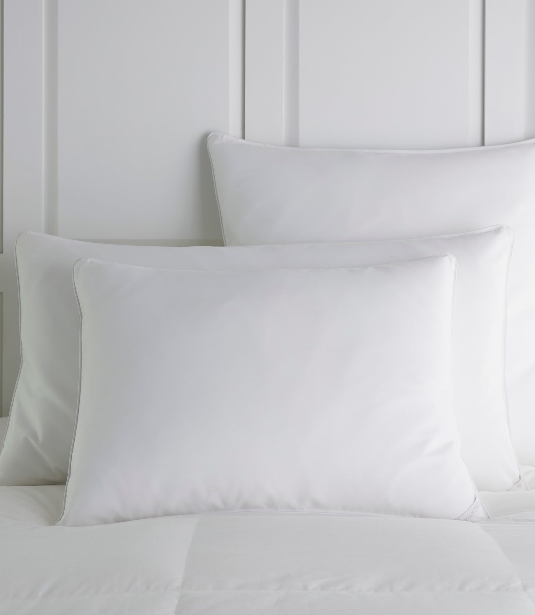 Premium White Goose Down Pillow - Ultra Soft & Hypoallergenic for Side, Back & Stomach Sleepers - Perfect for Bedroom, Hotel & Travel Use